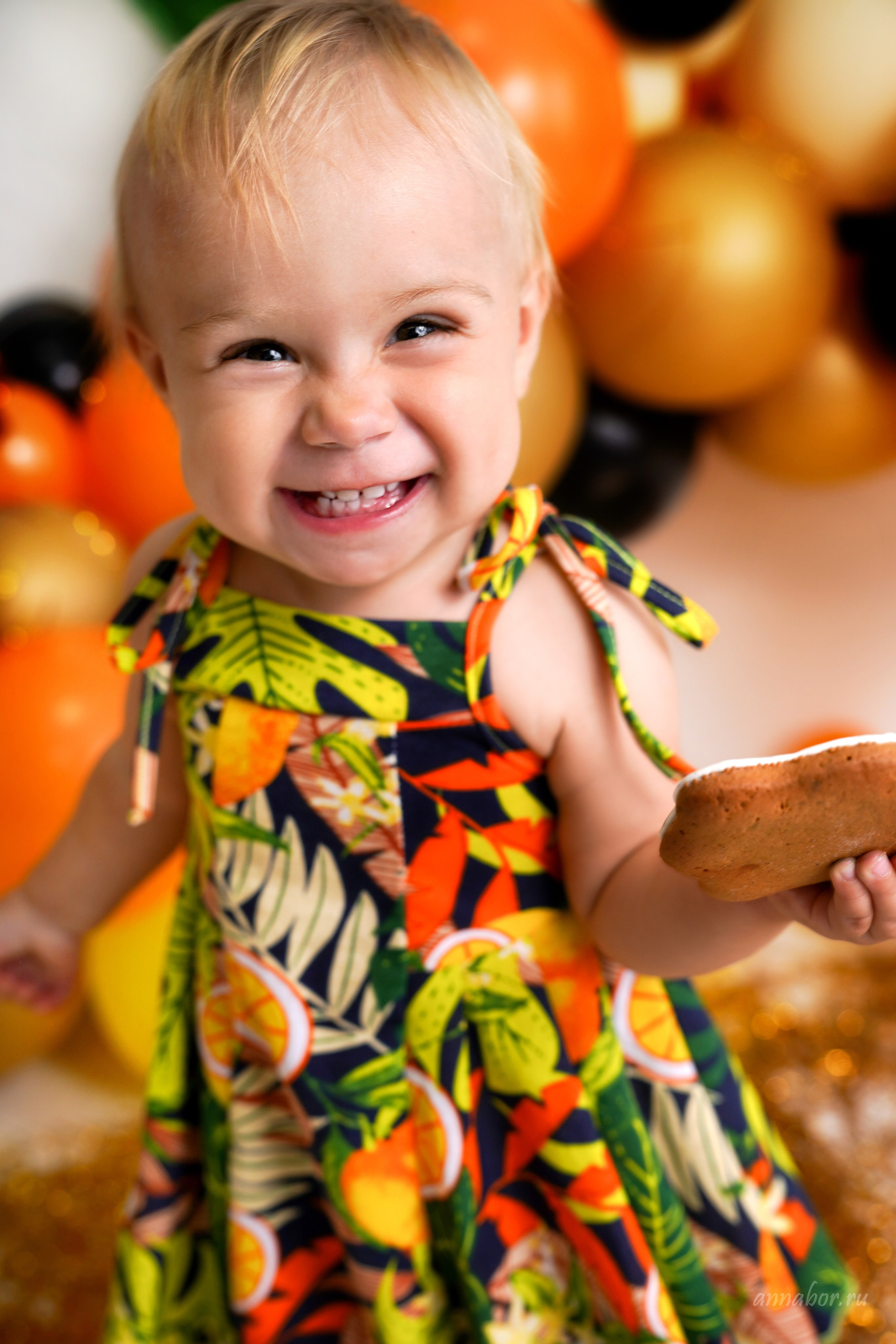 Фотосессия ГОДОВАСИЕ. Фотограф новорожденных, детей до года и беременных в Симферополе