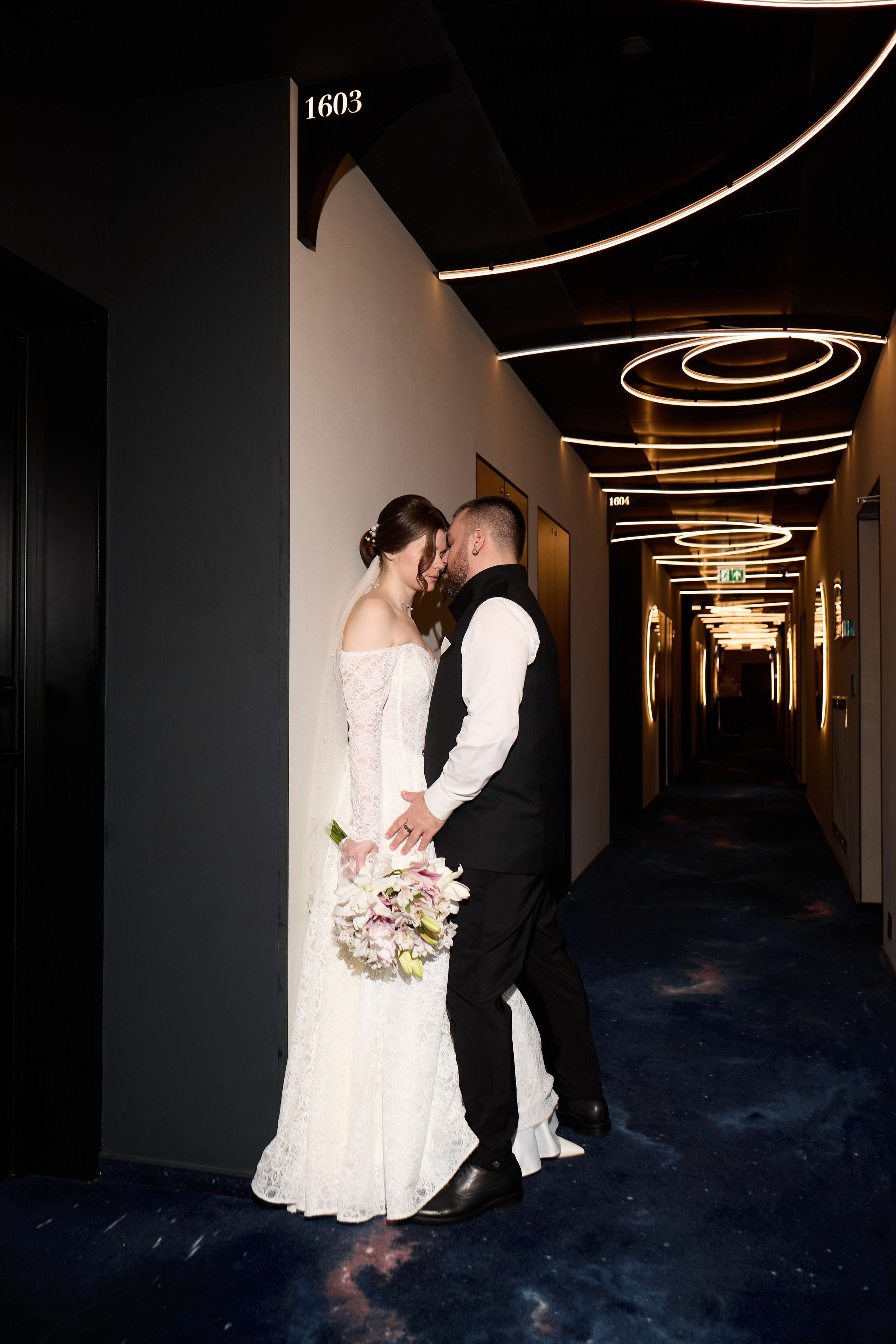 Классические сборы в отеле. Роспись в 4 ЗАГСе и съемка в оранжерее Цицина РАН. Любовь Юсупова. Фотограф