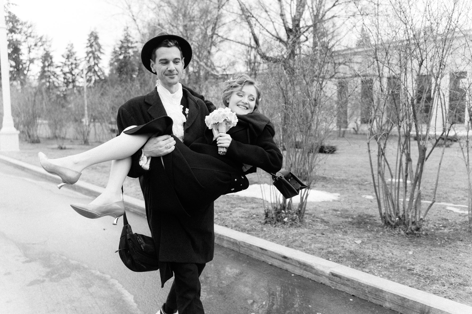 Двое в «Космосе». Фотограф в Москве Женя Потах