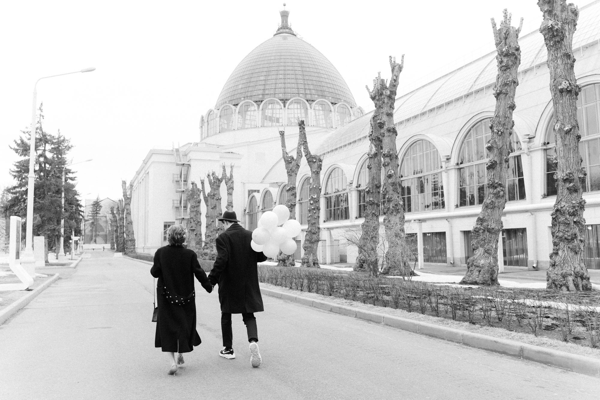 Двое в «Космосе». Фотограф в Москве Женя Потах