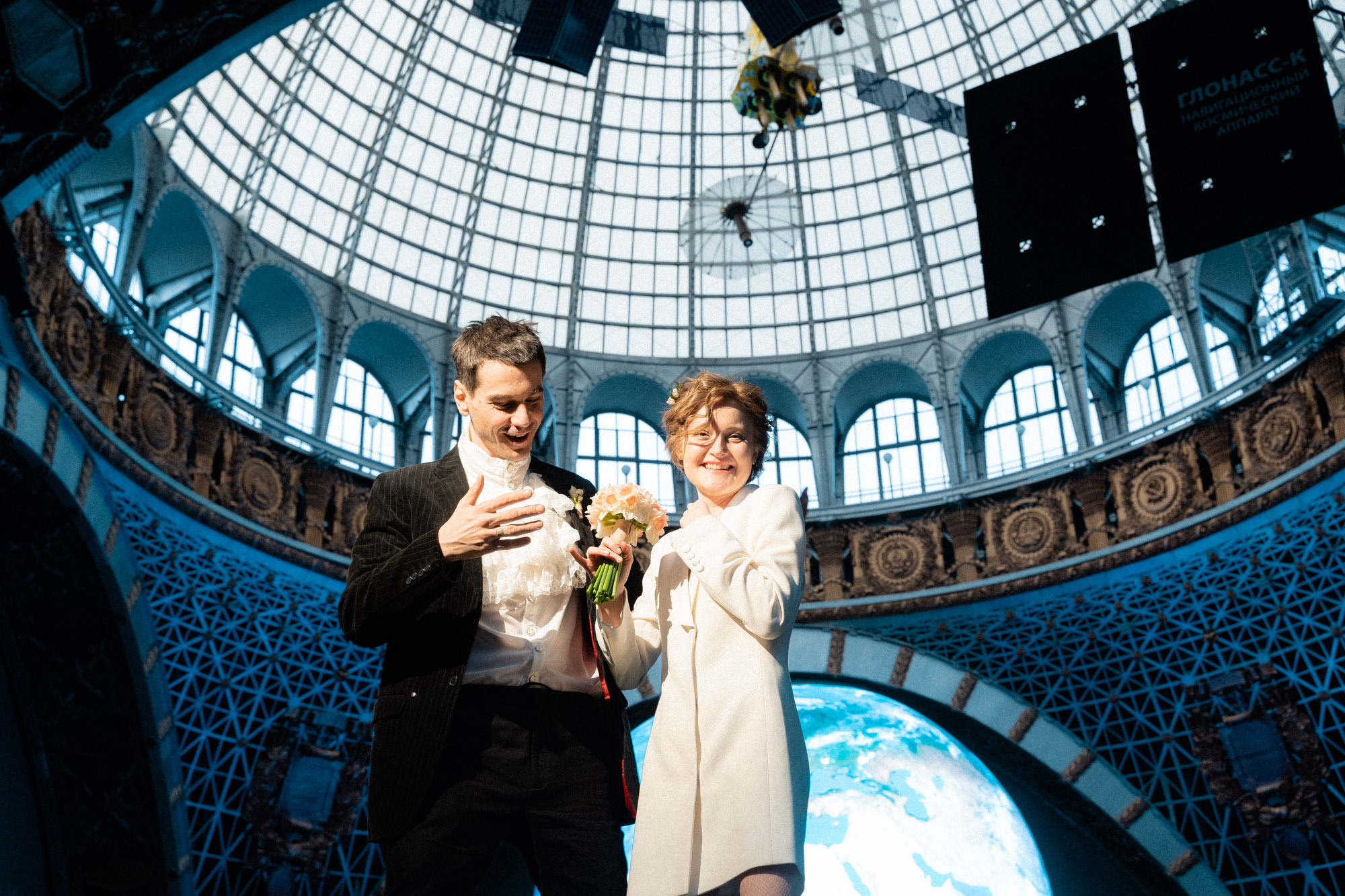 Двое в «Космосе». Фотограф в Москве Женя Потах