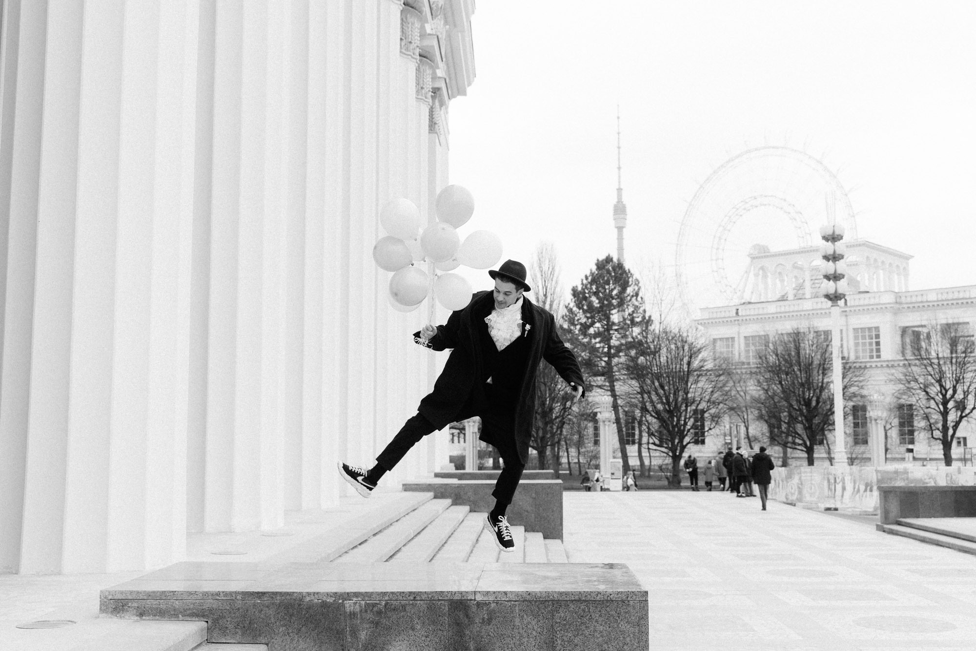 Двое в «Космосе». Фотограф в Москве Женя Потах