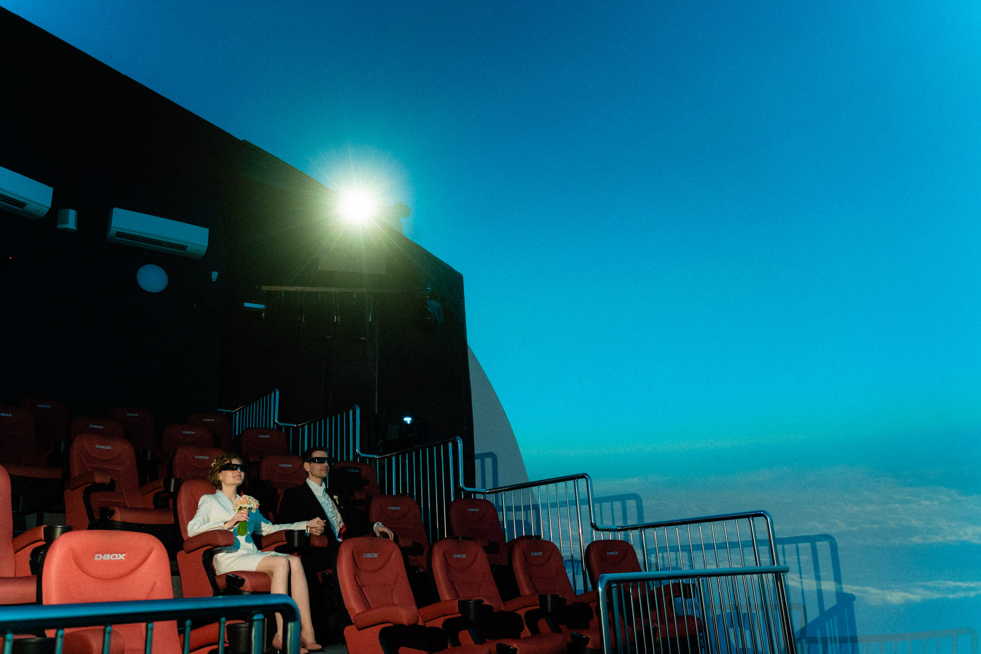 Двое в «Космосе». Фотограф в Москве Женя Потах