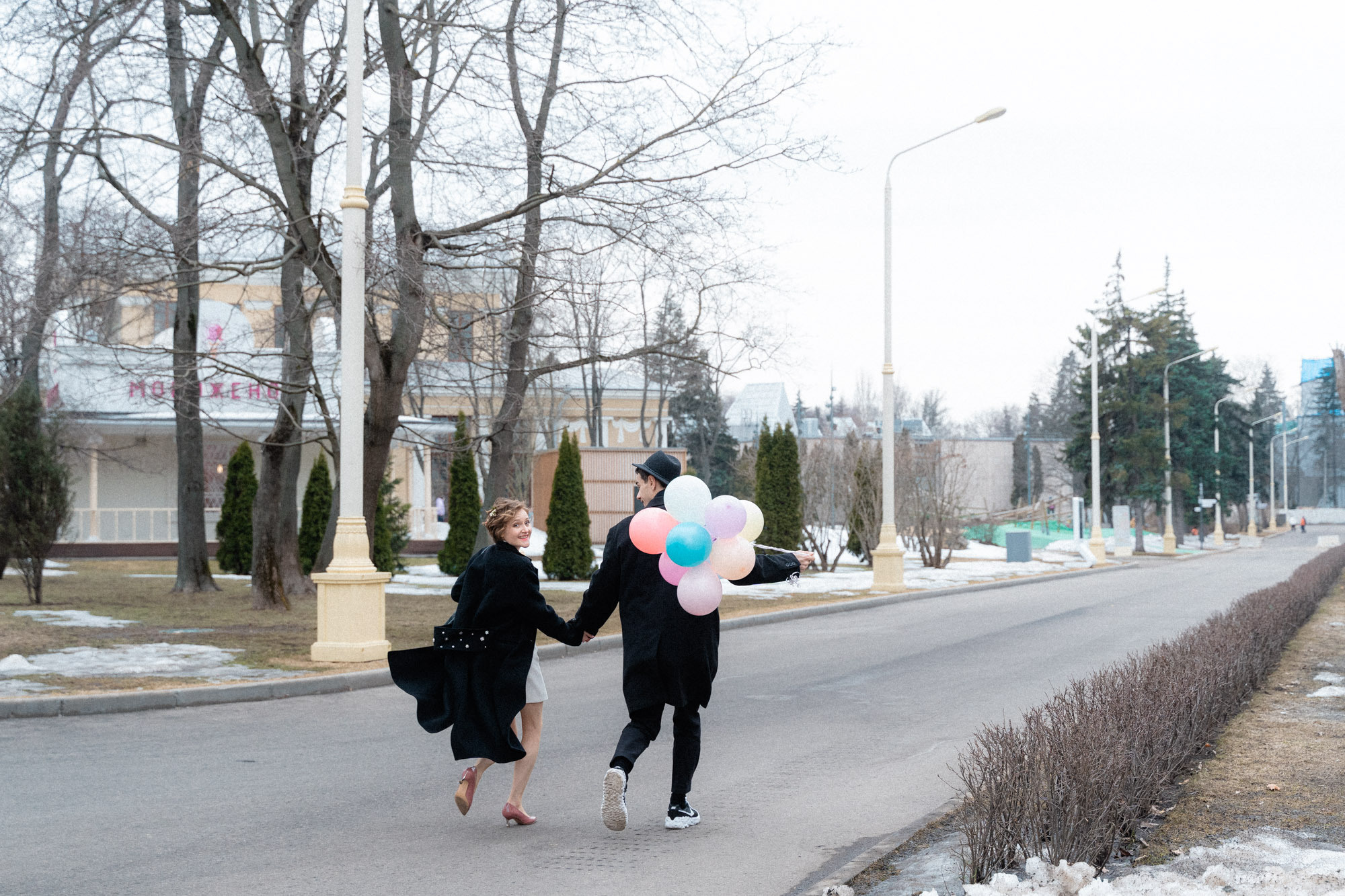 Двое в «Космосе». Фотограф в Москве Женя Потах