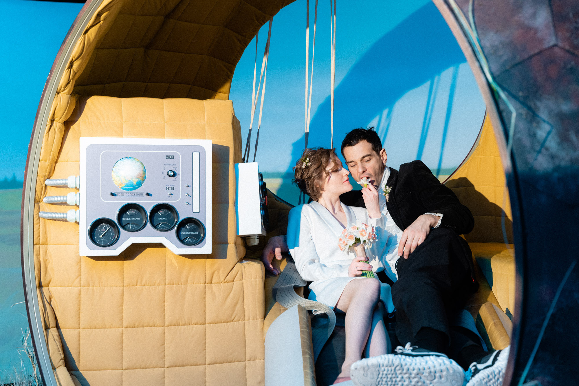 Двое в «Космосе». Фотограф в Москве Женя Потах