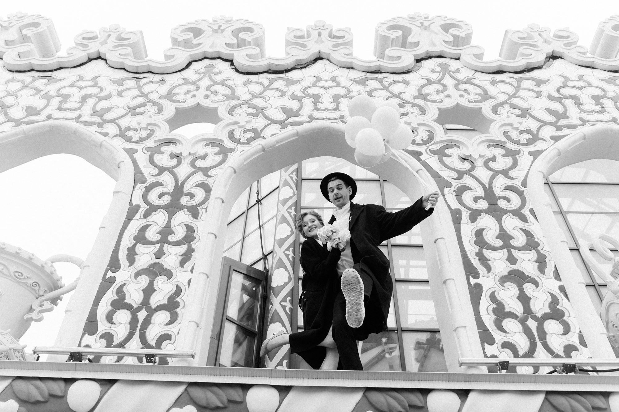 Двое в «Космосе». Фотограф в Москве Женя Потах