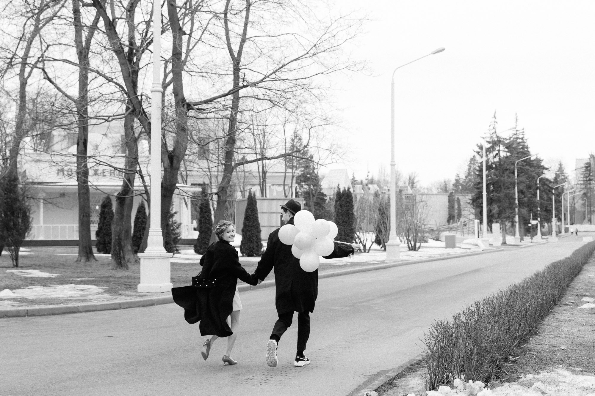 Двое в «Космосе». Фотограф в Москве Женя Потах