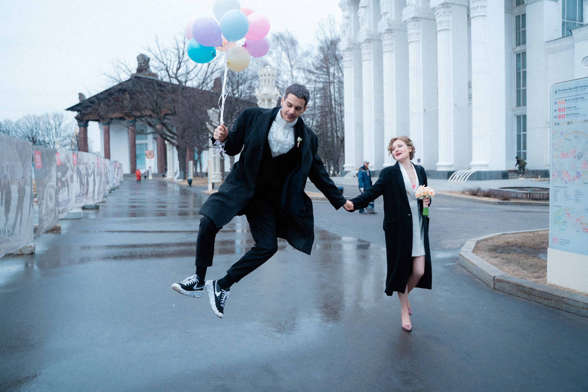 Двое в «Космосе». Фотограф в Москве Женя Потах