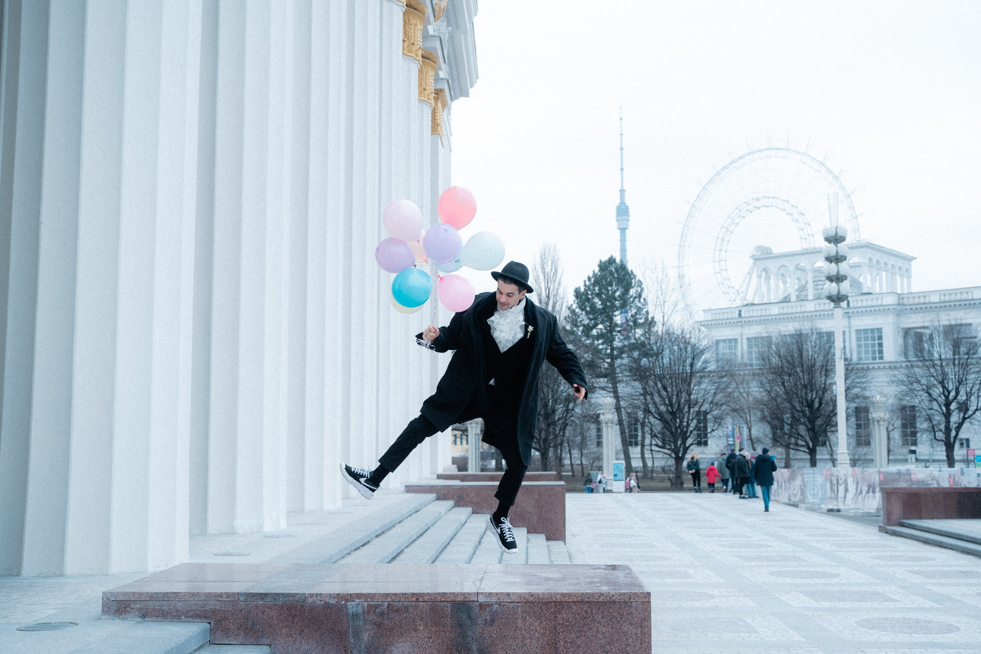 Двое в «Космосе». Фотограф в Москве Женя Потах