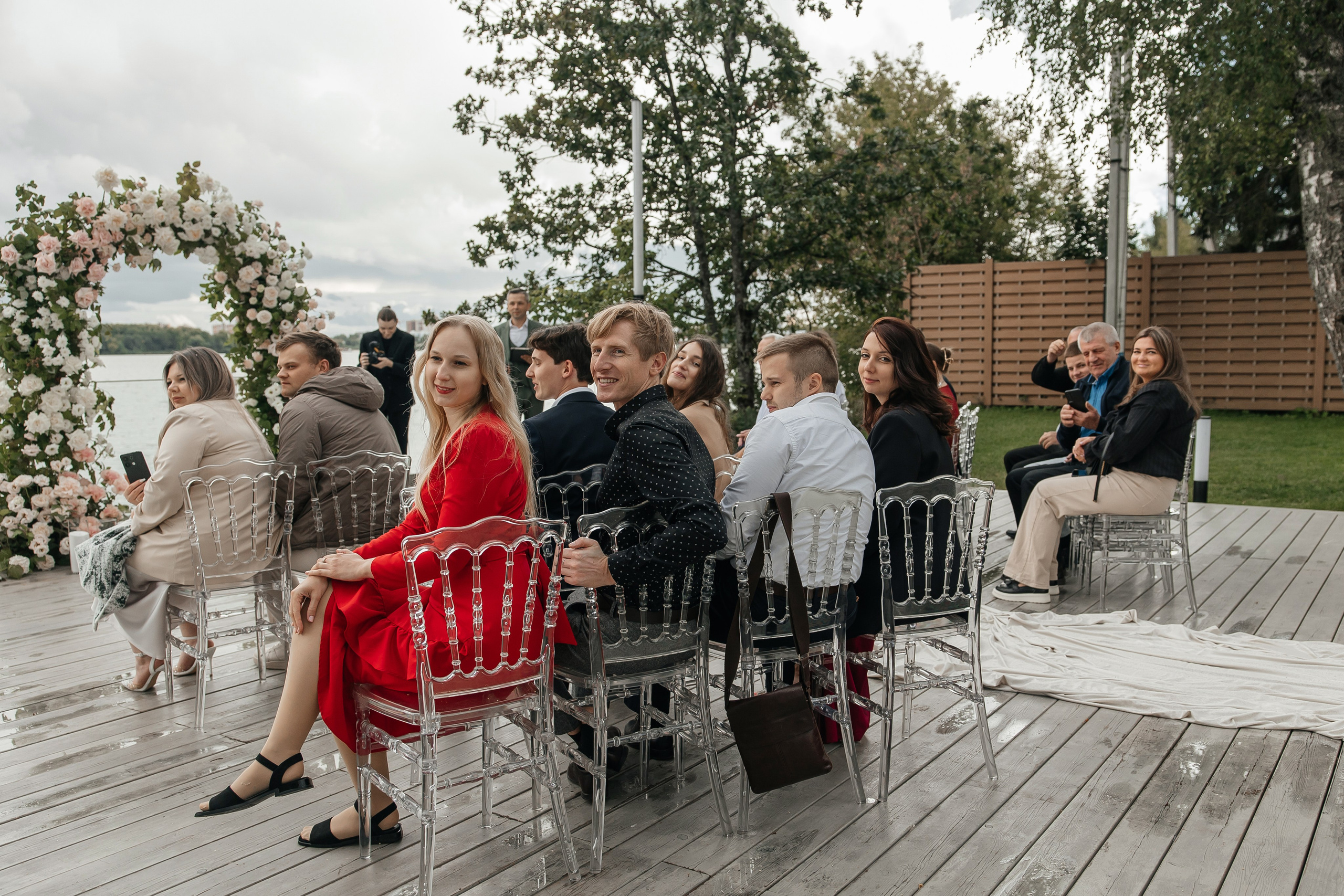 Выездная церемония на площадке THE SUN в Солнечногорске. Свадебный фотограф в Москве Дарья Олендарёва