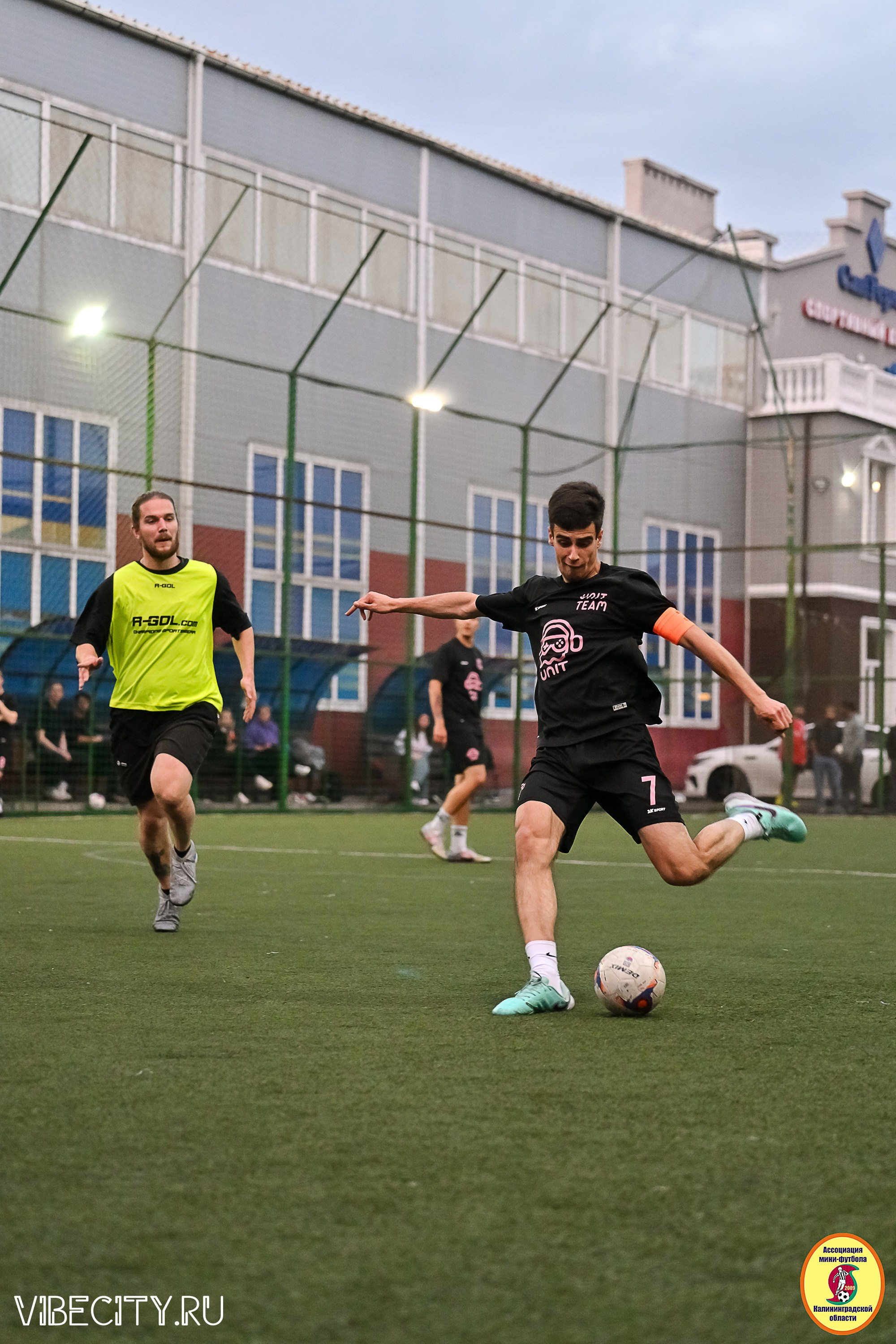 ИГРЫ МИНИ-ФУТБОЛЬНОЙ И КОРПОРАТИВНОЙ ЛИГИ. VIBECITY.RU Вайб Сити Ру Фоторепортажи Фотоотчеты Калининград