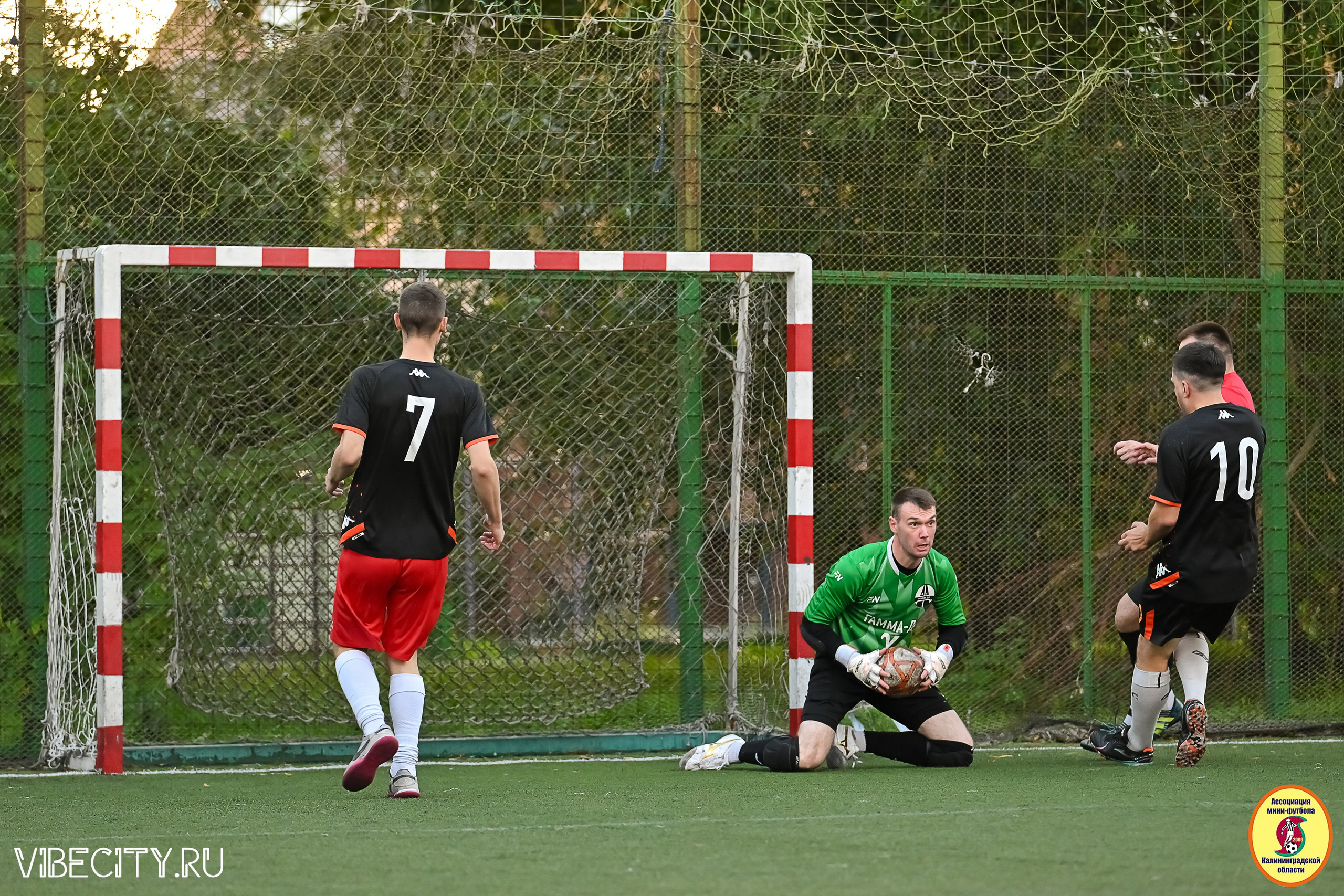 ИГРЫ МИНИ-ФУТБОЛЬНОЙ И КОРПОРАТИВНОЙ ЛИГИ. VIBECITY.RU Вайб Сити Ру Фоторепортажи Фотоотчеты Калининград