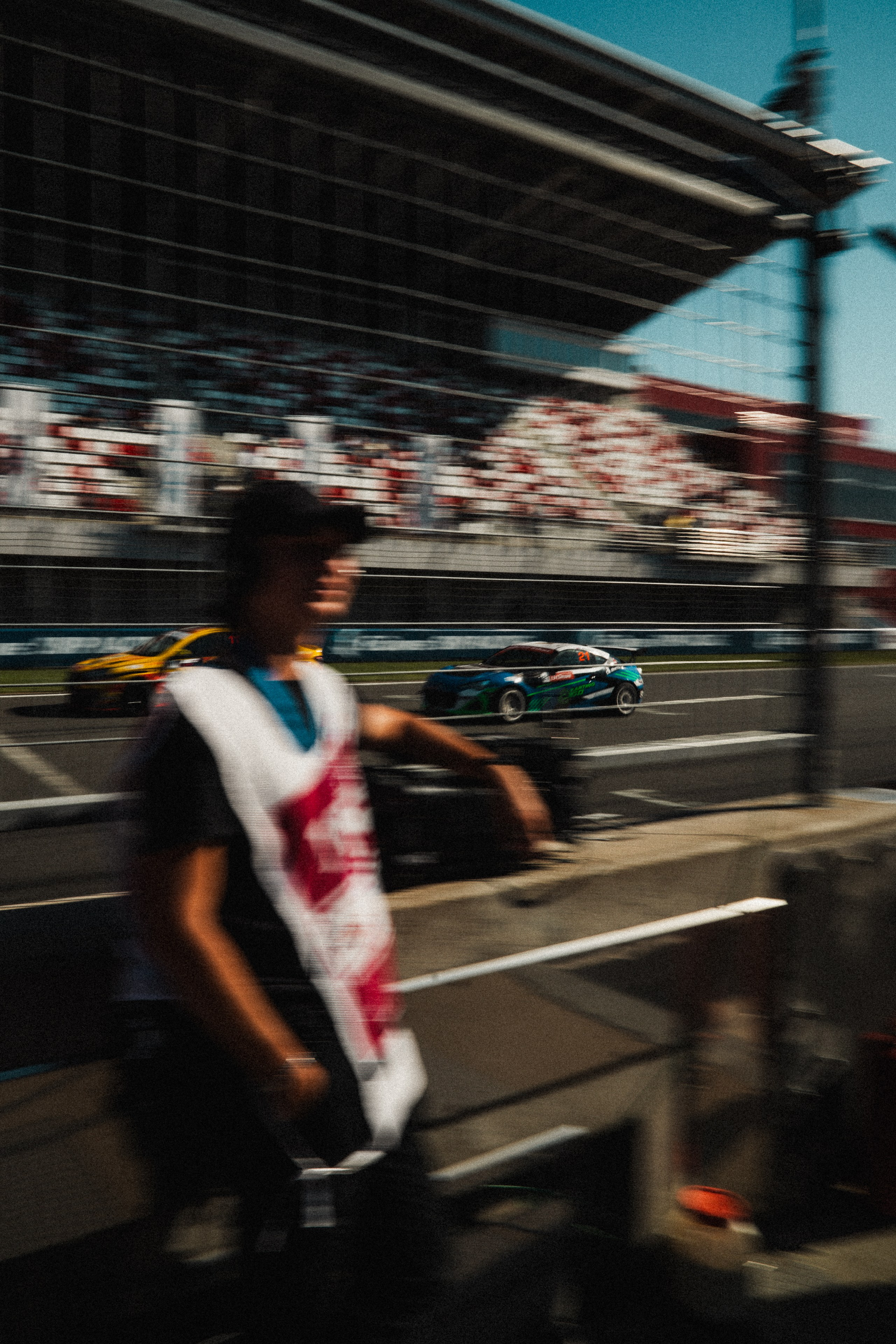 Артём Пылаев. О себе. Репортажный и портретный фотограф, в Москве Артём Пылаев