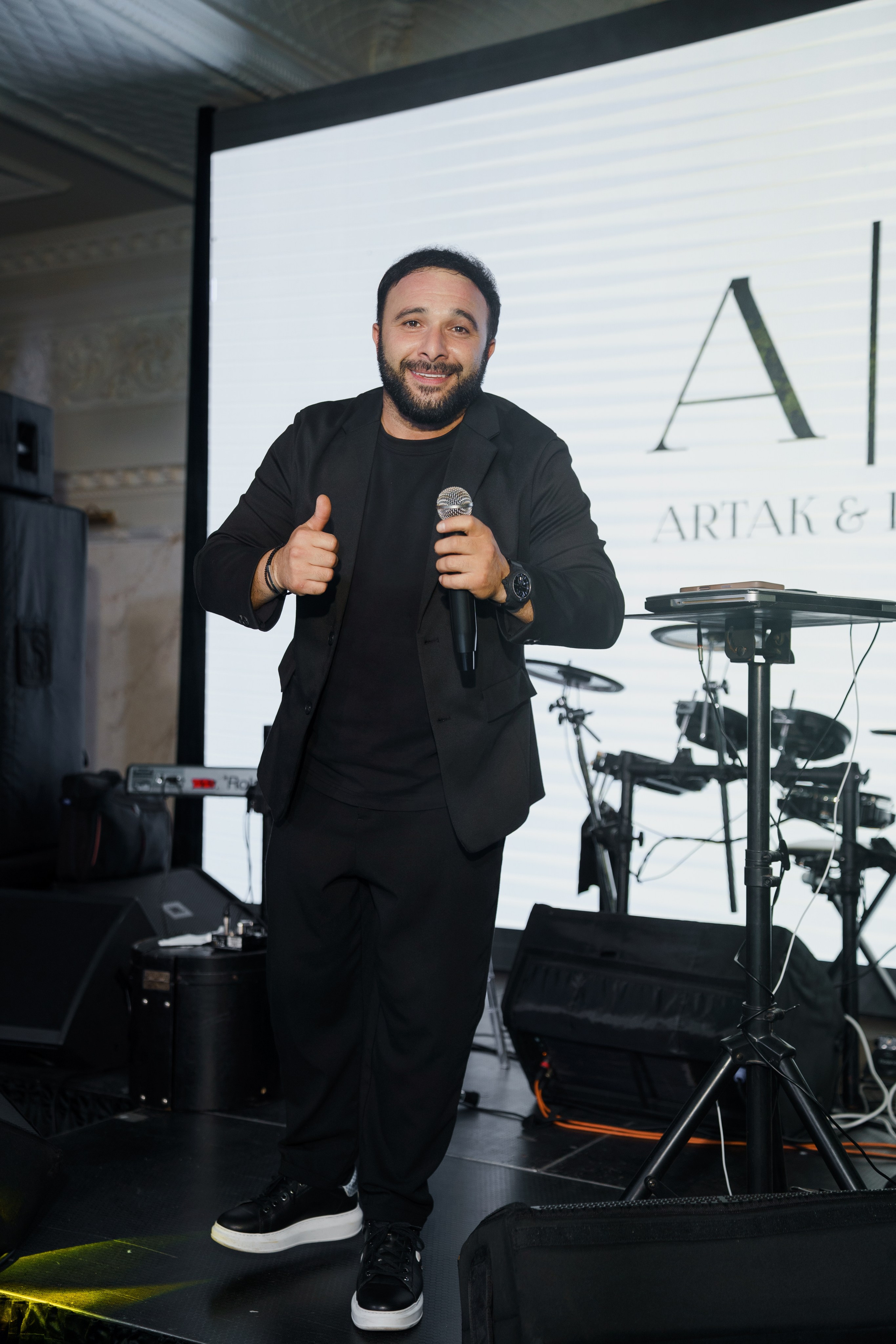 Сватовство в Краснодаре от лучших свадебных фотографов и операторов ТВИНС СТУДИО. ТВИНС СТУДИО — лучшие свадебные фотографы и видеографы в Краснодаре