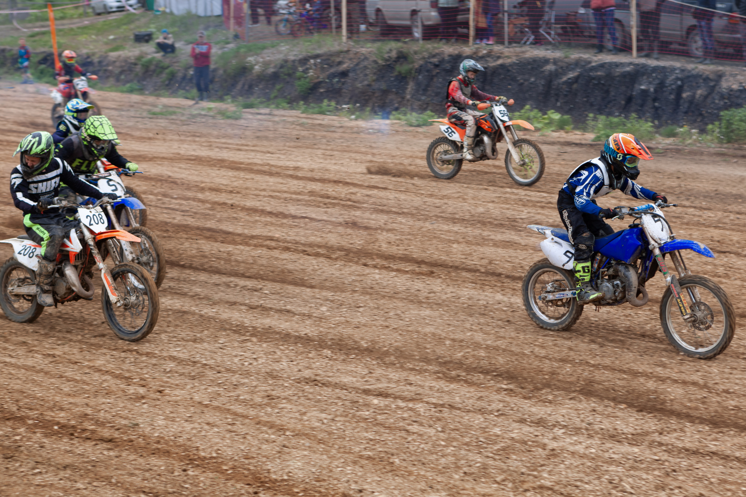 Рёв моторов. Детский, семейный фотограф в Южно-Сахалинске, Невельске и Холмске