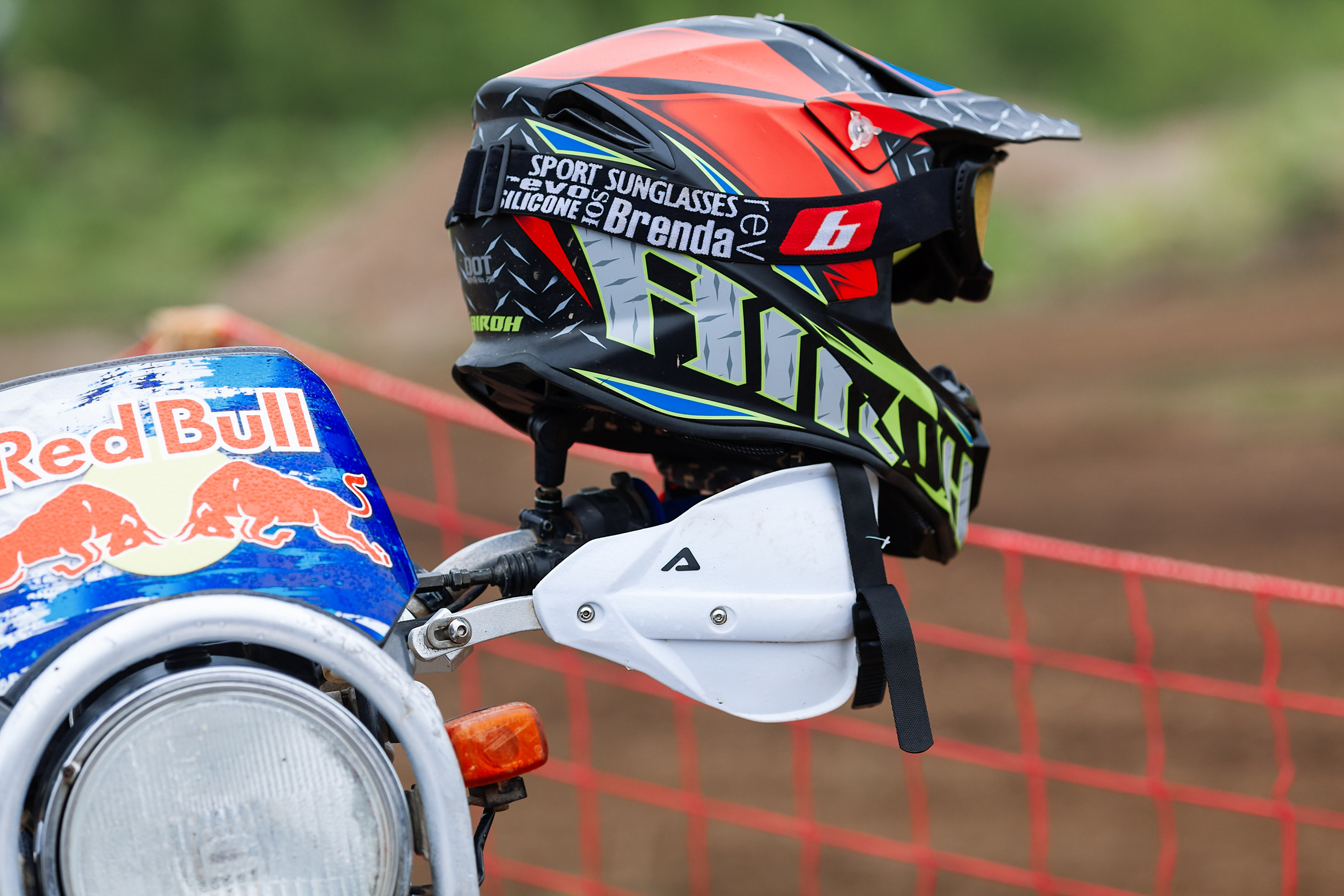 Рёв моторов. Детский, семейный фотограф в Южно-Сахалинске, Невельске и Холмске