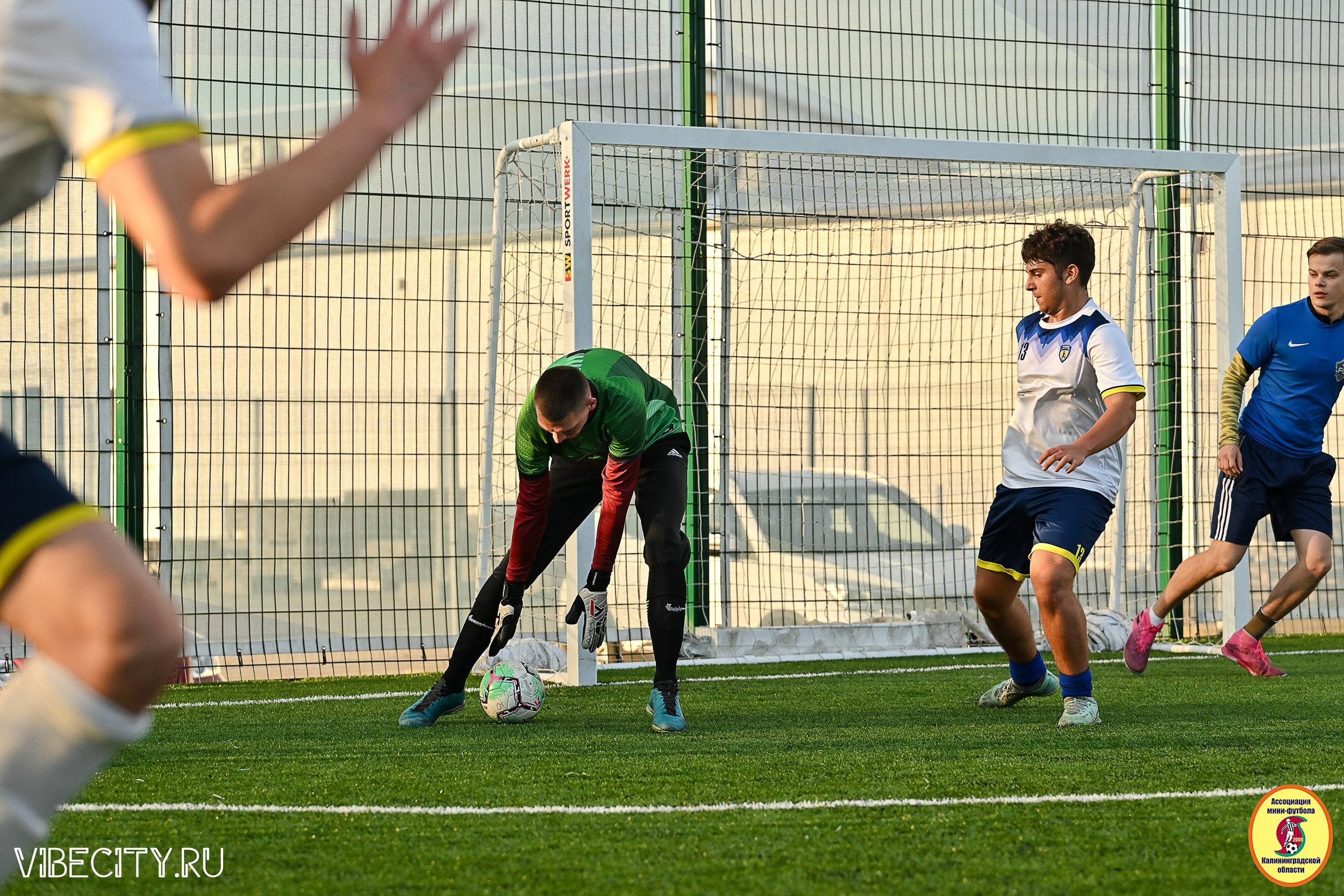 ИГРЫ МИНИ-ФУТБОЛЬНОЙ И КОРПОРАТИВНОЙ ЛИГИ. VIBECITY.RU Вайб Сити Ру Фоторепортажи Фотоотчеты Калининград