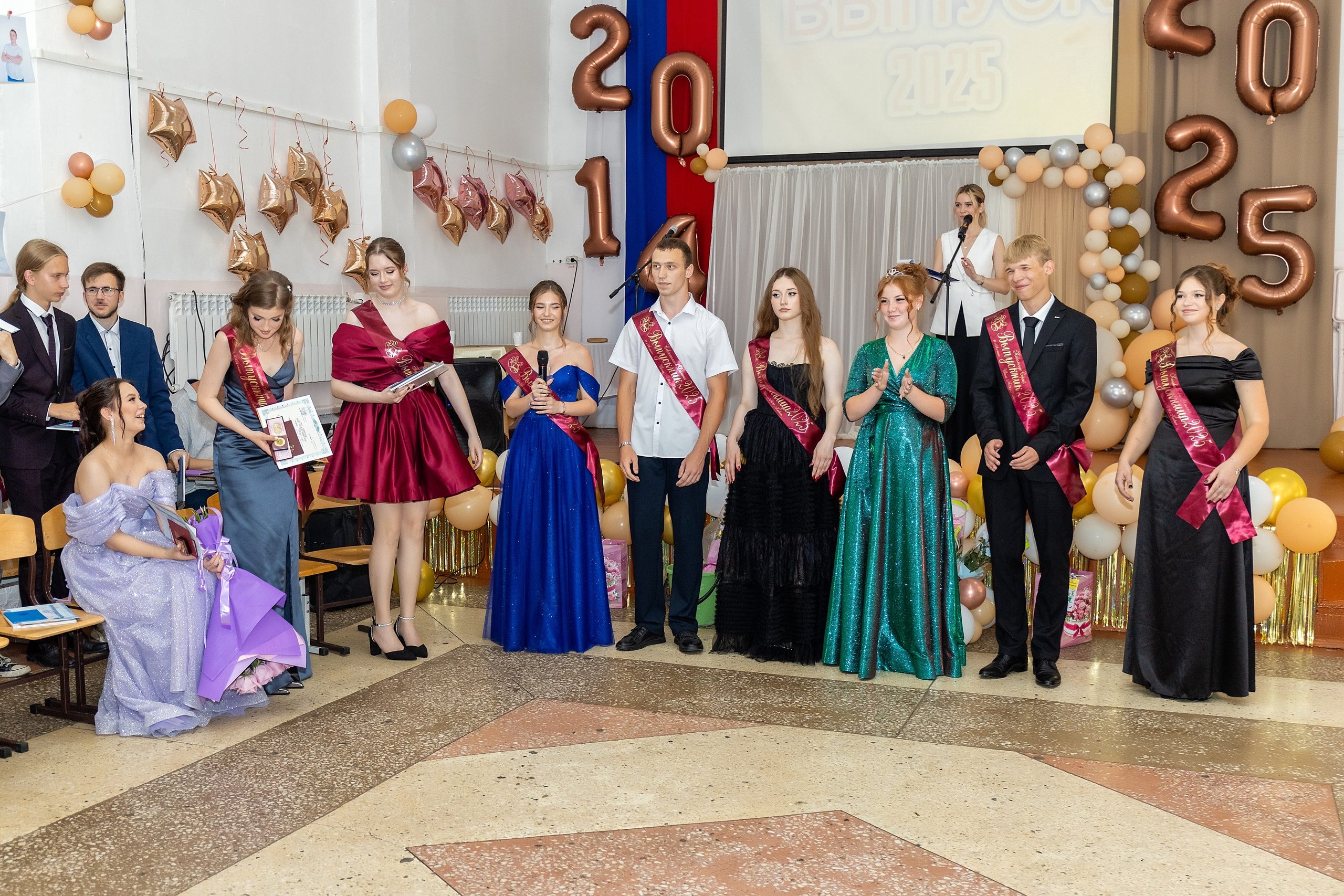 Выпускной. Школа 22, 11 класс. Стильный выпускной альбом Владивосток фотограф Вероника Мигачева