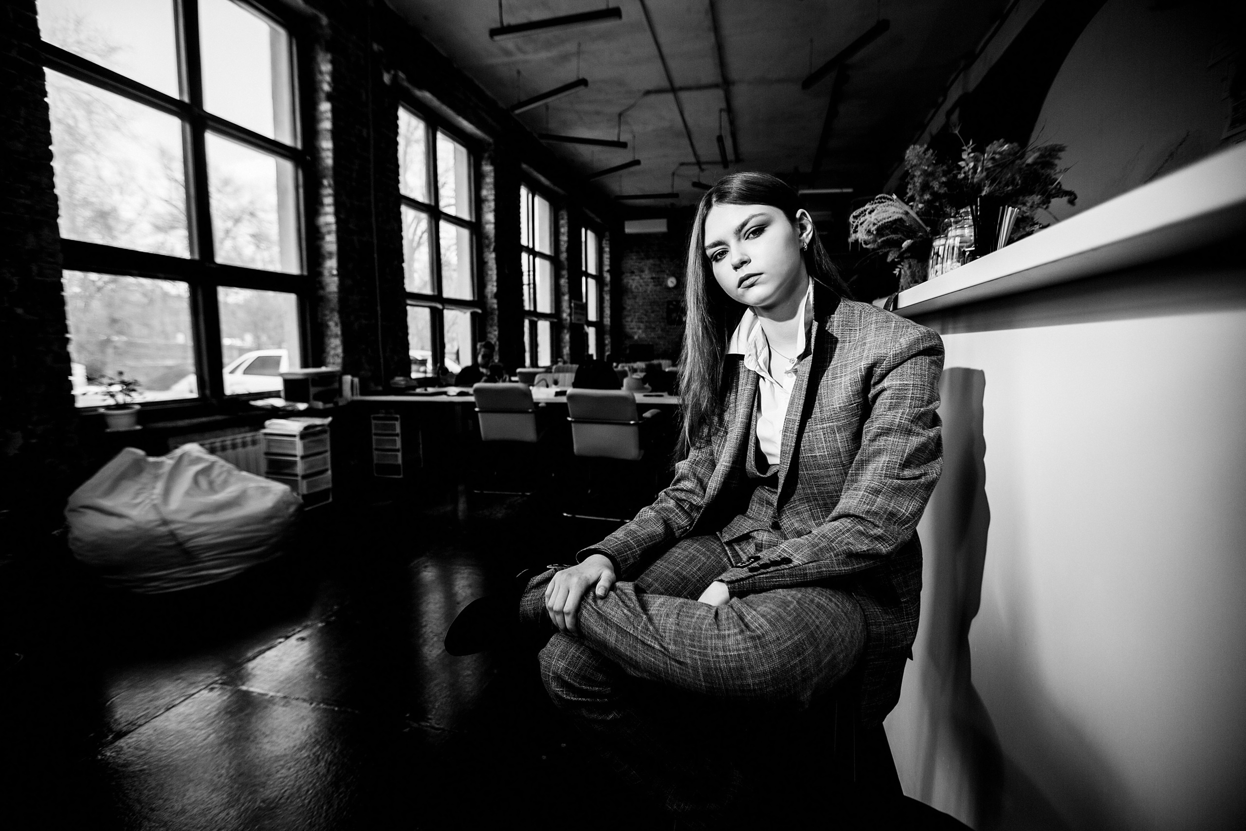 Girl in a man's suit — Девушка в мужском костюме. Свадебный фотограф в Элисте Аркадий Шарманжинов