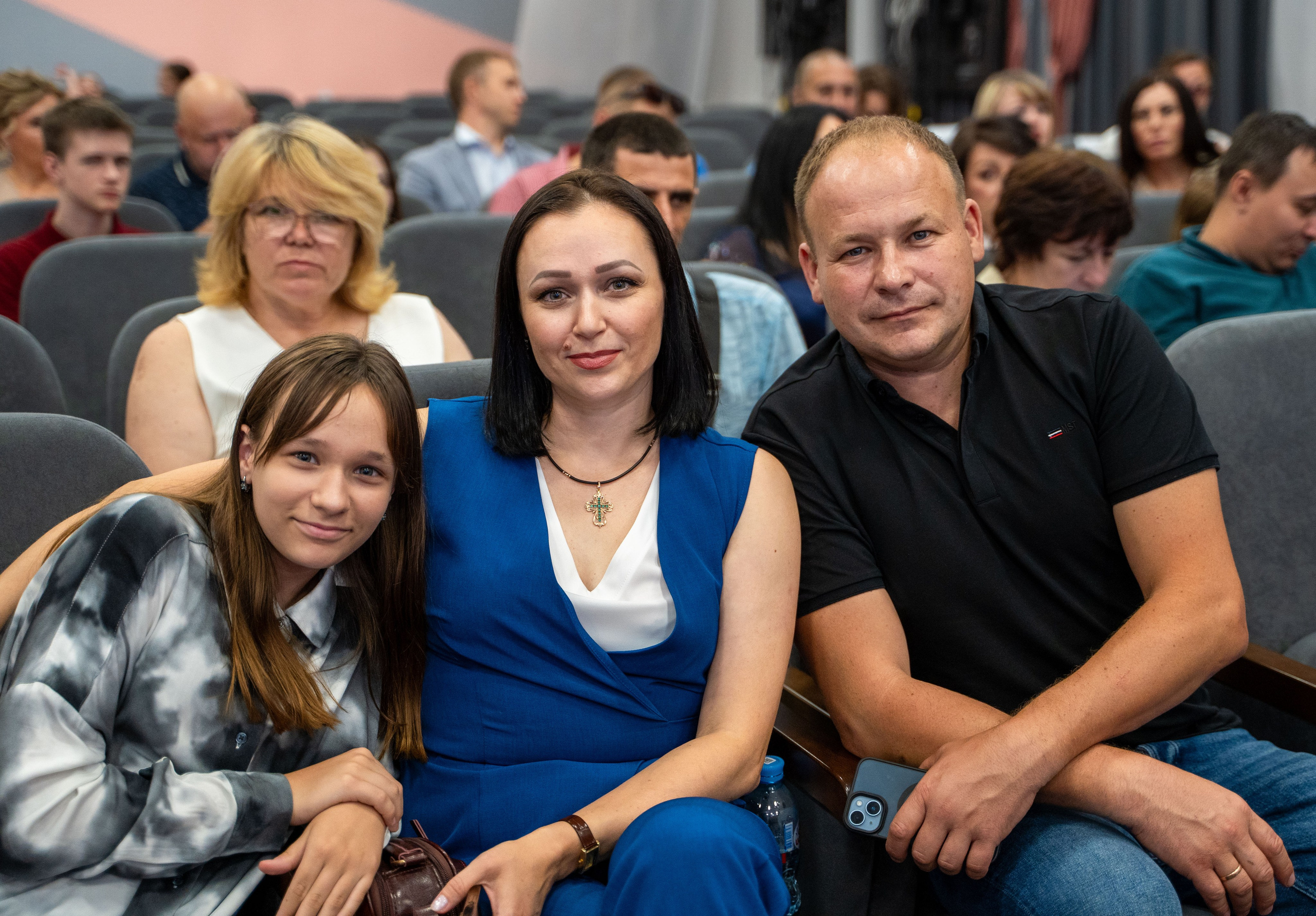 Школа 106_Вручение аттестатов 11классы_2024 г. Фотографы из солнечного Краснодара Вадим и Надежда Митус