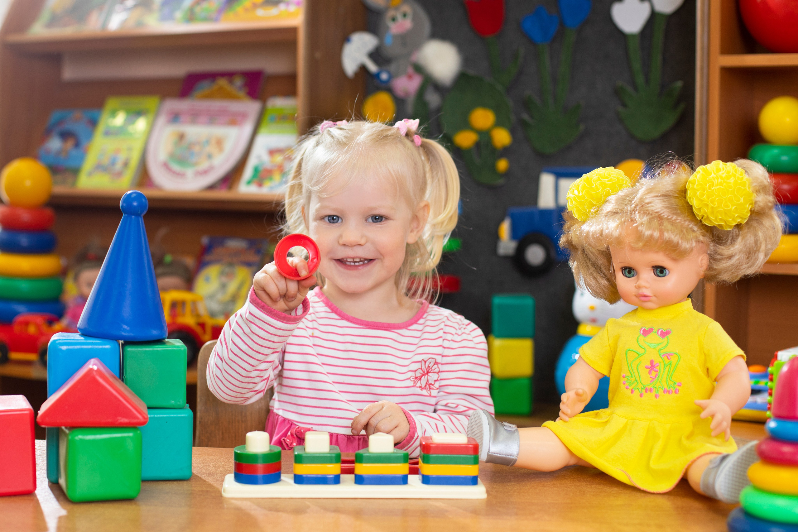 Один день в детском саду. ВЫПУСКНЫЕ АЛЬБОМЫ для детского сада и школы Санкт-Петербург и Лен. область