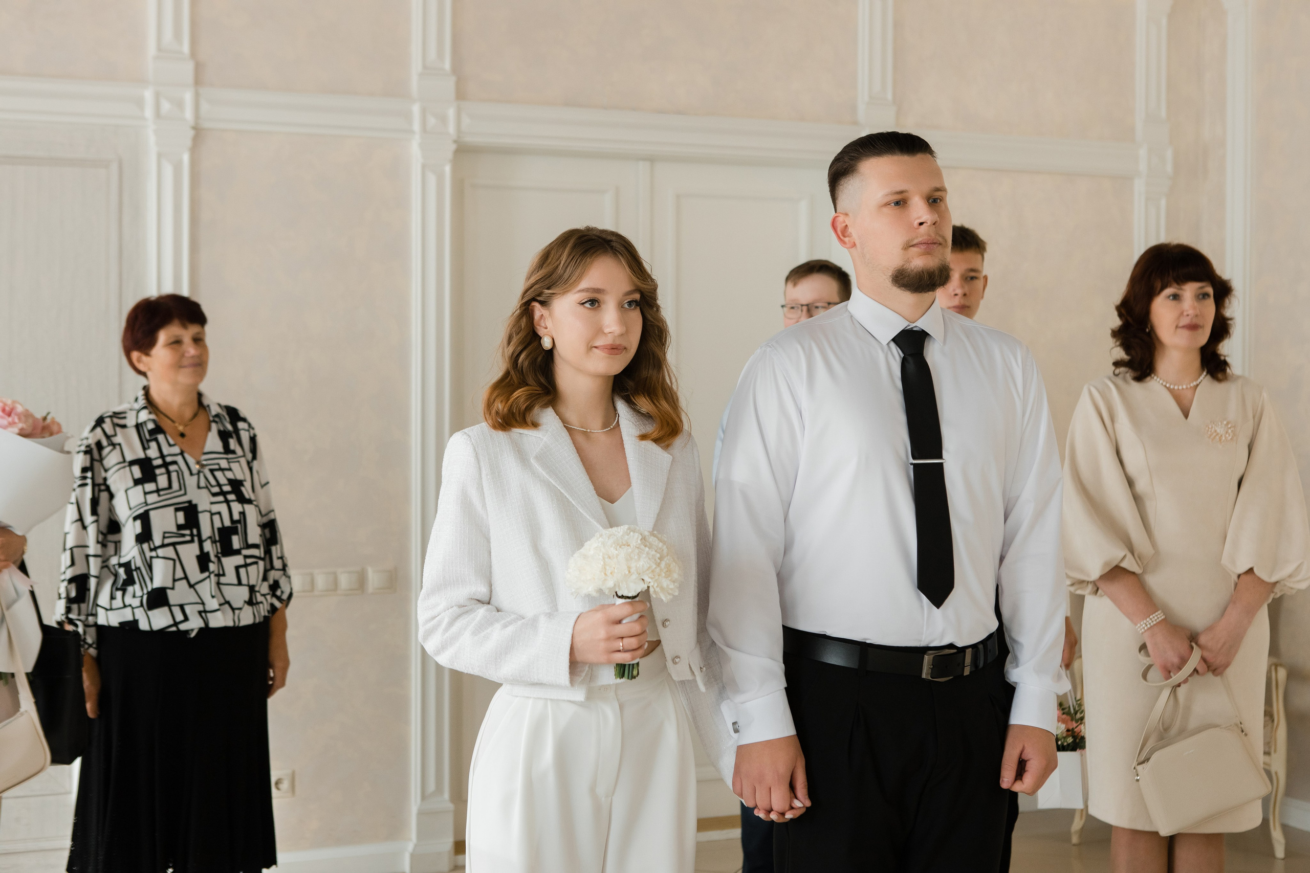 Отдел ЗАГС Администрации Центрального района. Видеосъемка и фотосъемка свадеб. Фотограф и оператор на свадьбу. Видеосъемка подкастов, собственная видео-фотостудии. Предметная фотосъемка