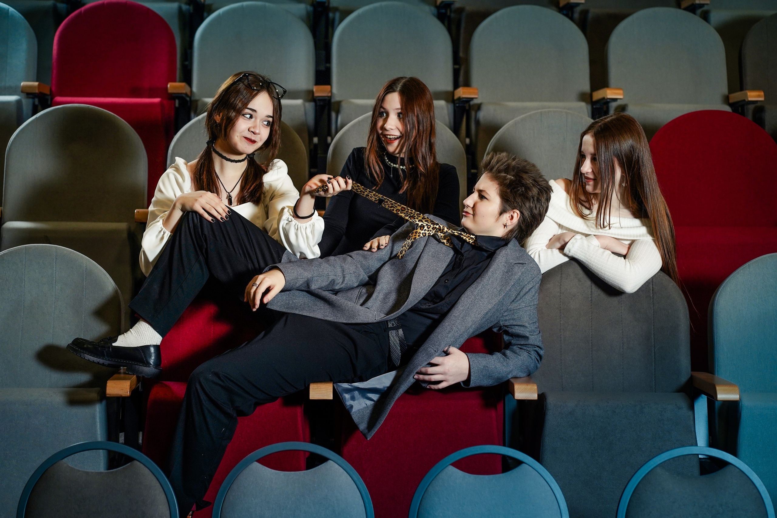 Гимназия № 40, 9 класс. Семейный и портретный фотограф в Екатеринбурге Анна Лобанова