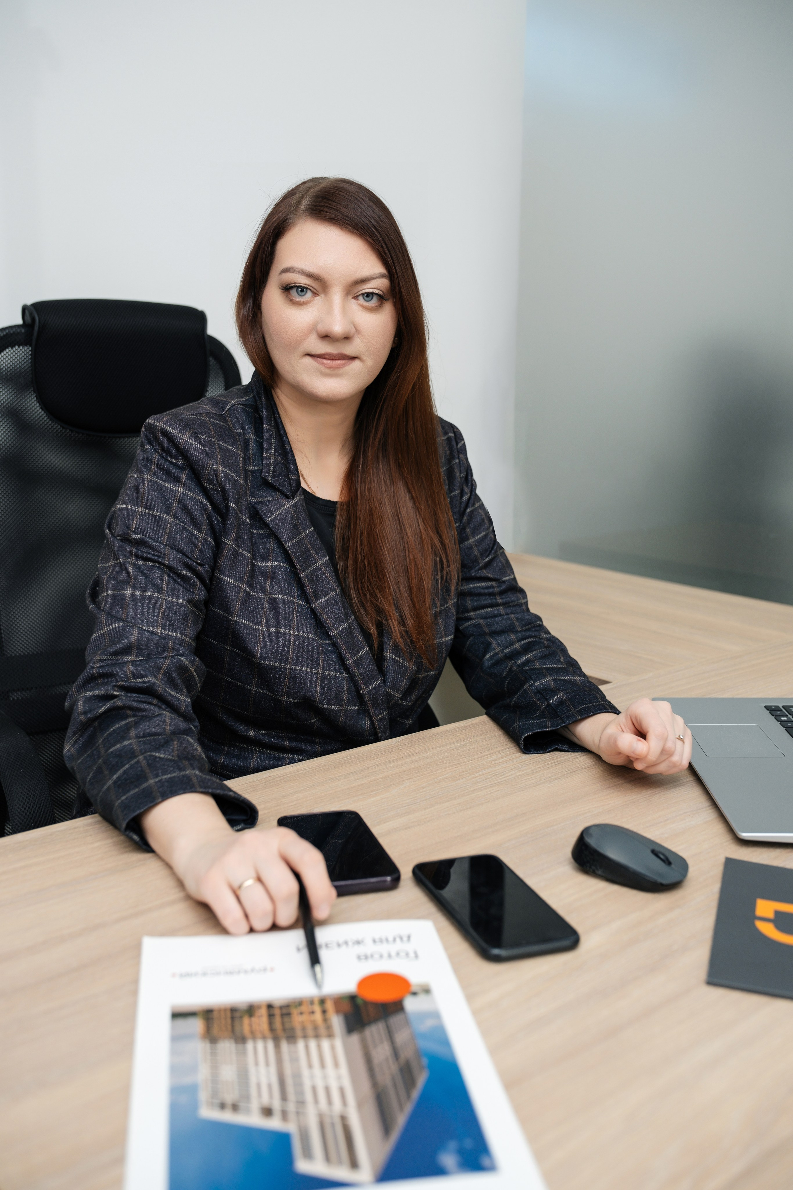 Съемка в офисе застройщика. Фотограф и видеограф в Тюмени Анна Жагорина, ваши фото еще не отдавали так быстро!