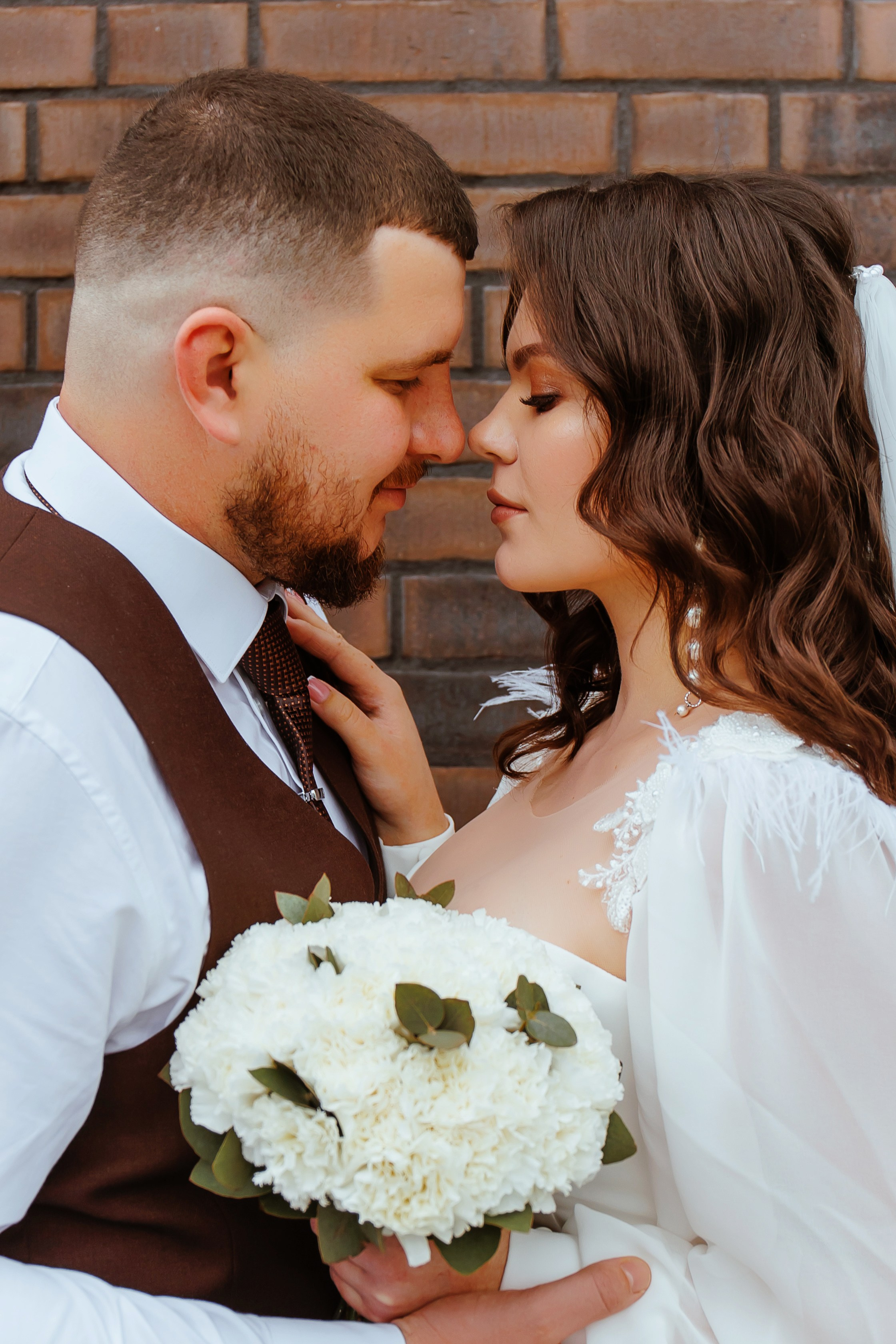 Сборы жениха и невесты в отеле Гринпарк г. Лабинск. Дмитрий Шевченко свадебное фото в г. Краснодар — Армавир — Лабинск