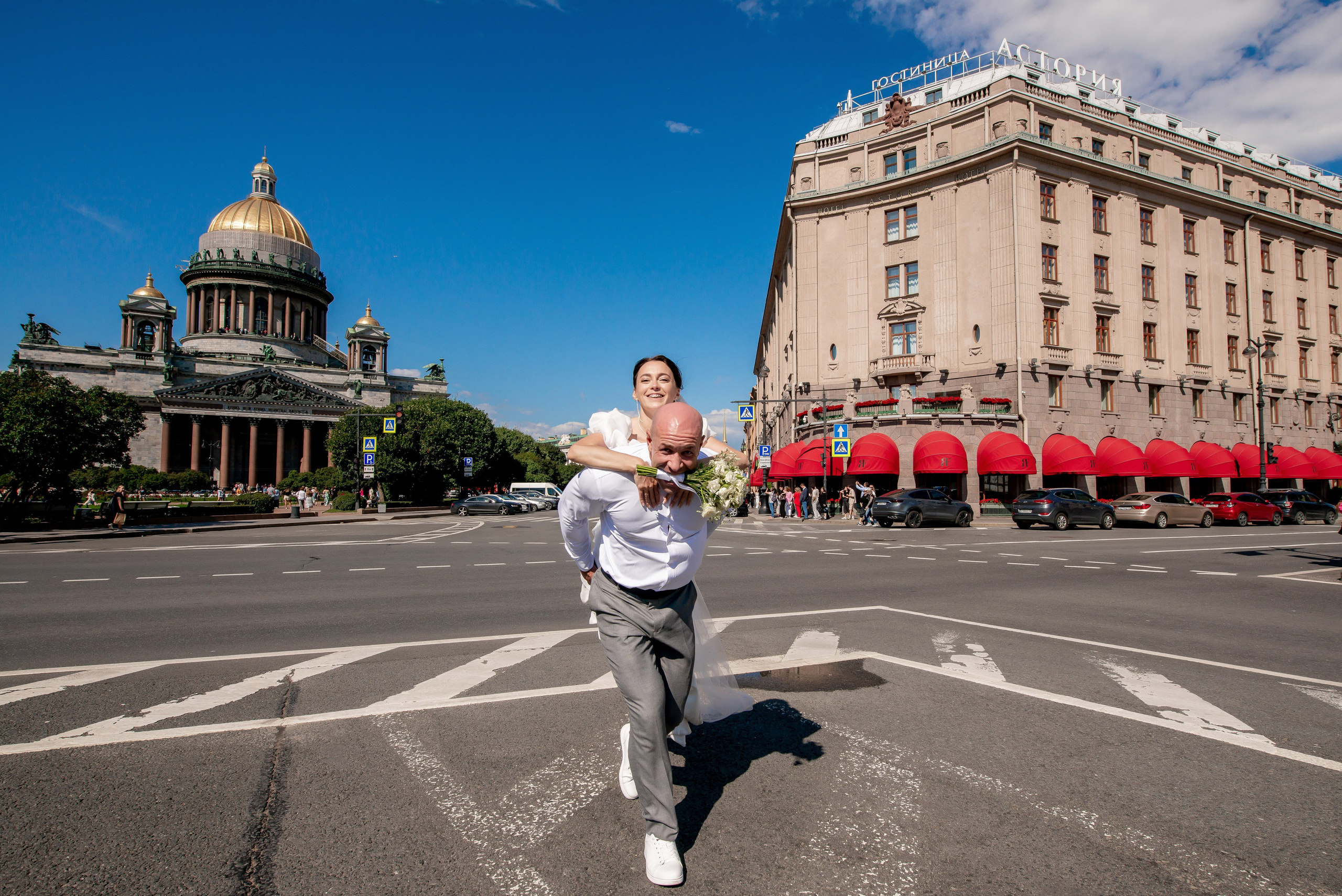 Летняя свадьба В Санкт-Петербурге и красивой выездной регистрацией Даши и Саши. Воздушная свадебная фотосессия в Петербурге. Портретный, семейный и свадебный фотограф в Санкт-Петербурге и в Пушкине Ширяев Денис
