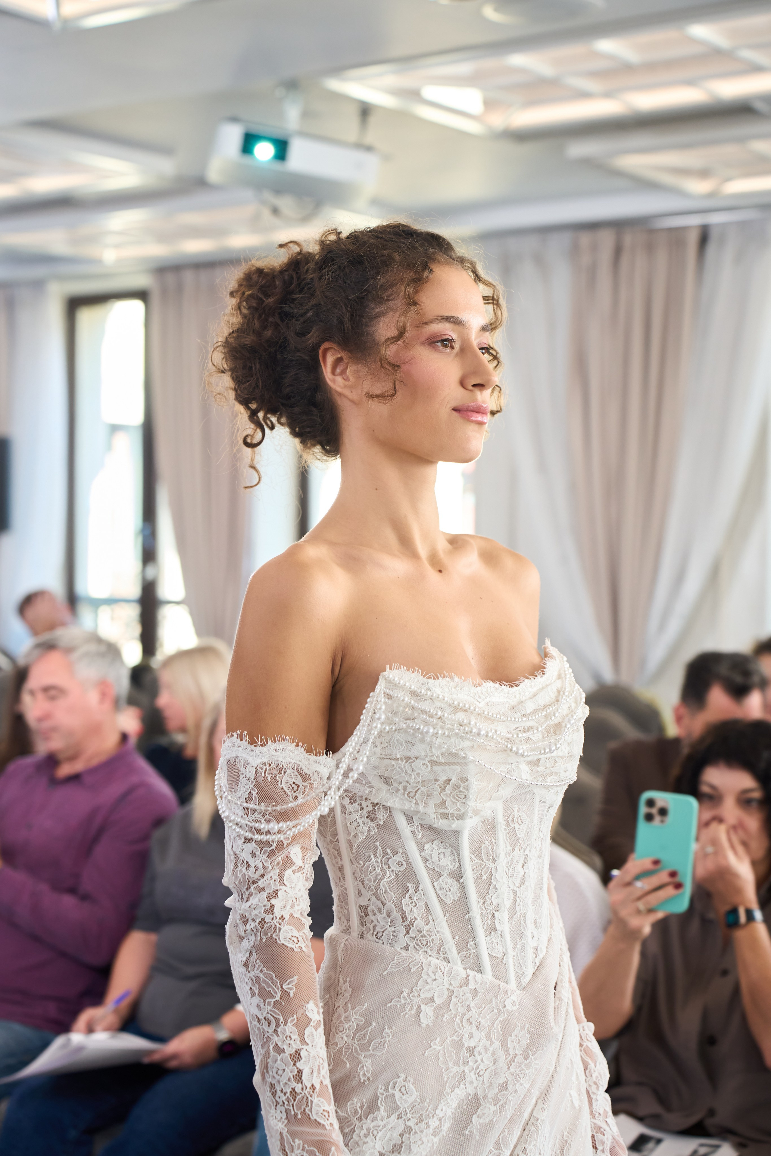 Репортажный фотограф. Показ свадебных платьев в Москве. Репортажный фотограф в Москве Вадим Галанин