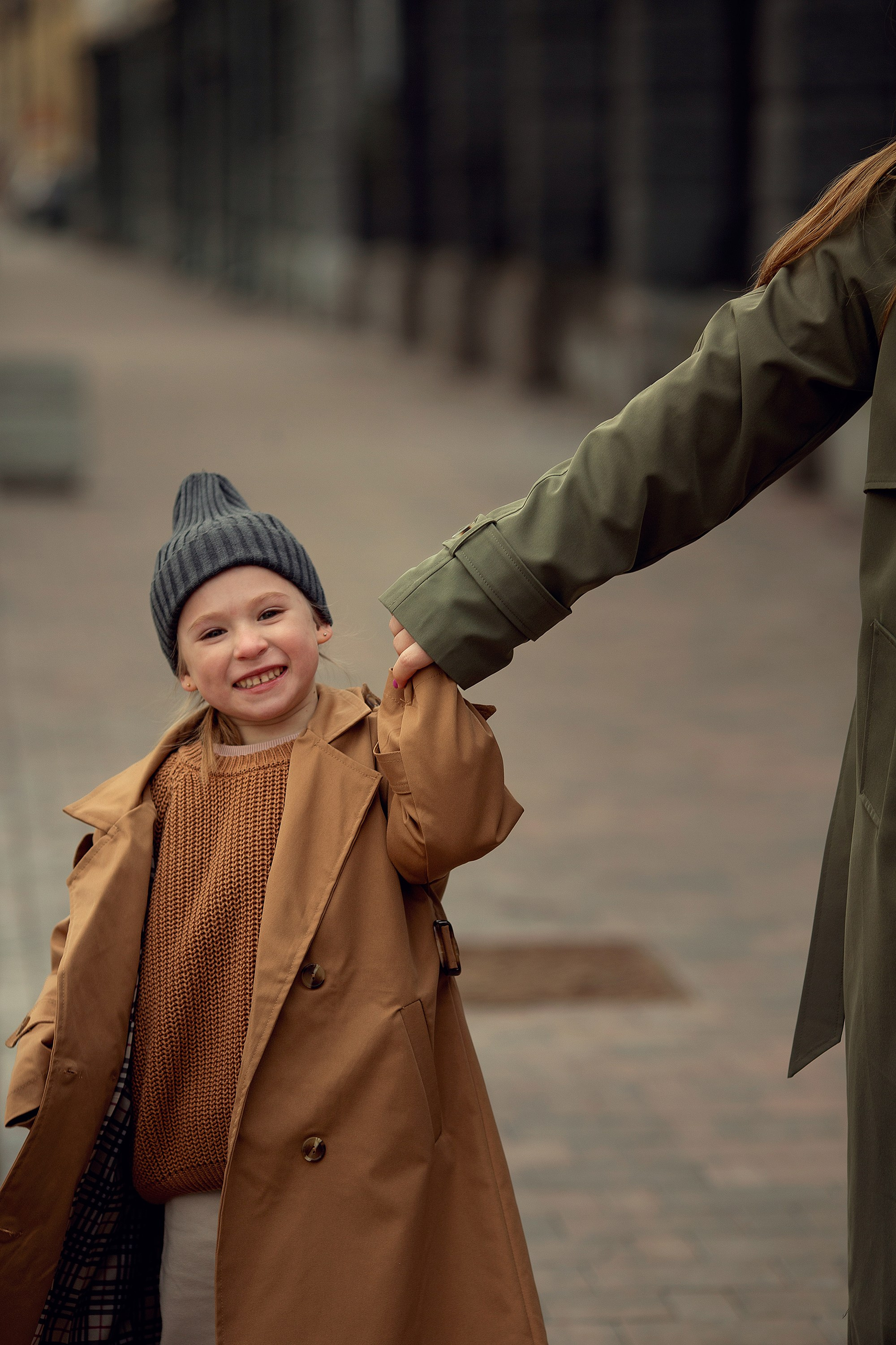 Яркая городская фотопрогулка семьи в ожидании второго малыша. Tatyana Nadezhdina Family photographer
