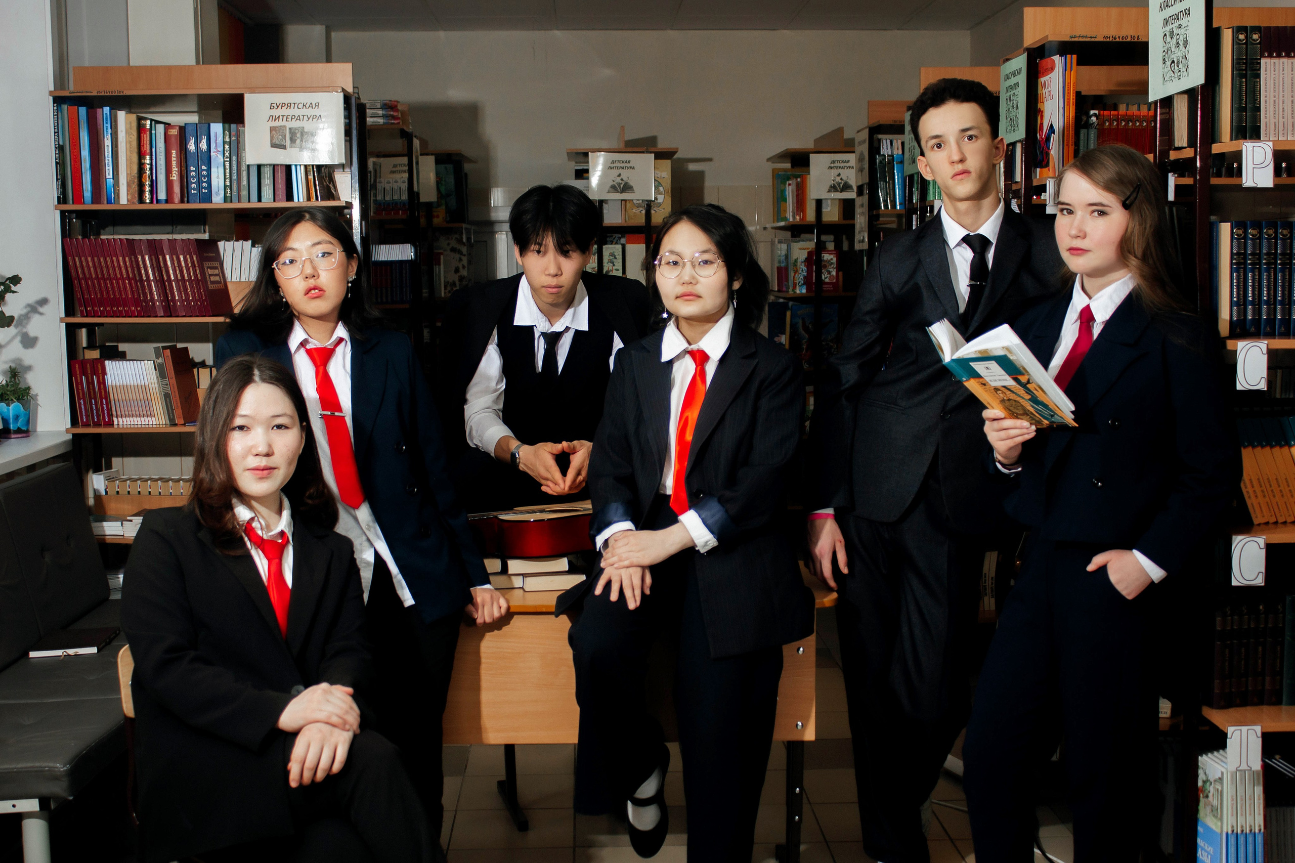 Выпускные альбомы Axioma для старших классов. AXIOMA │ Выпускные альбомы в Иркуске. Альбом в подарок! Закажи сейчас!