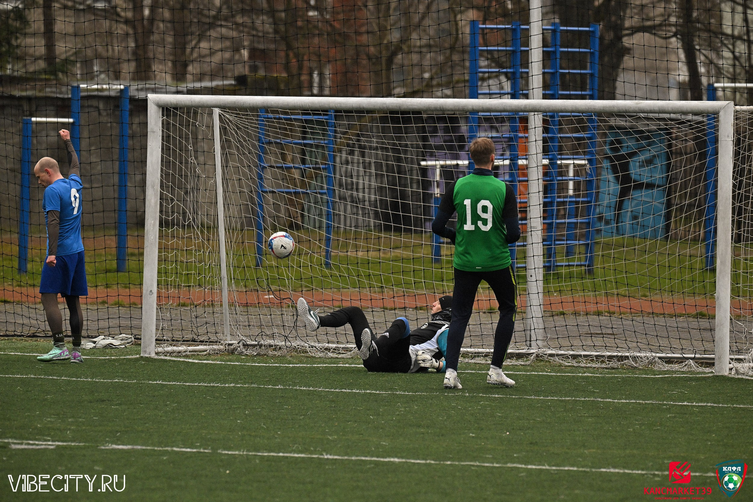 XX ЧЕМПИОНАТ КАЛИНИНГРАДСКОЙ ЛФЛ КАНЦМАРКЕТ39 сезона 2024–2025 гг. VIBECITY.RU Вайб Сити Ру Фоторепортажи Фотоотчеты Калининград