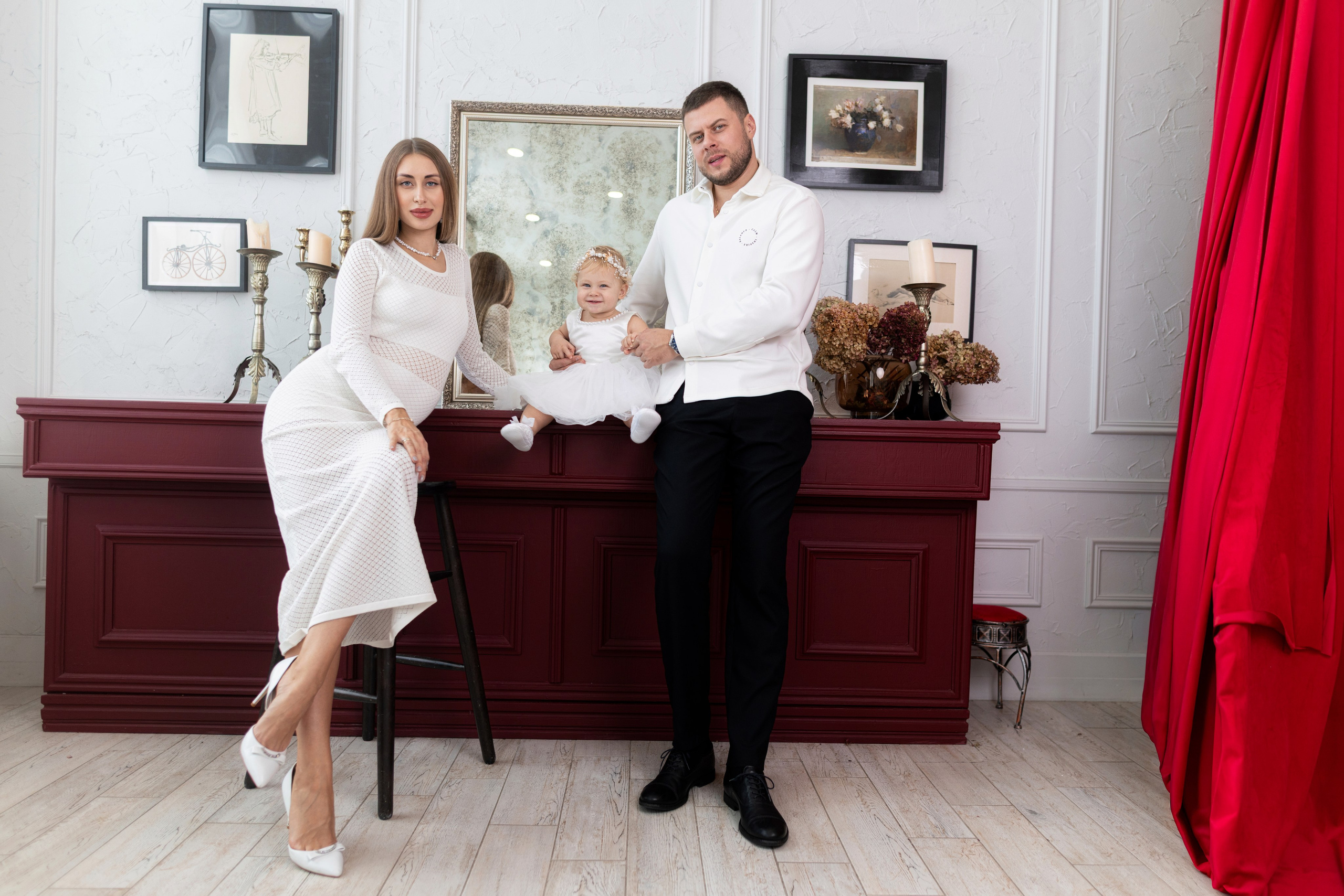 Семейная съемка для Яны и Дани в интерьере. Дмитрий Шульгин, портретный фотограф в Воронеже