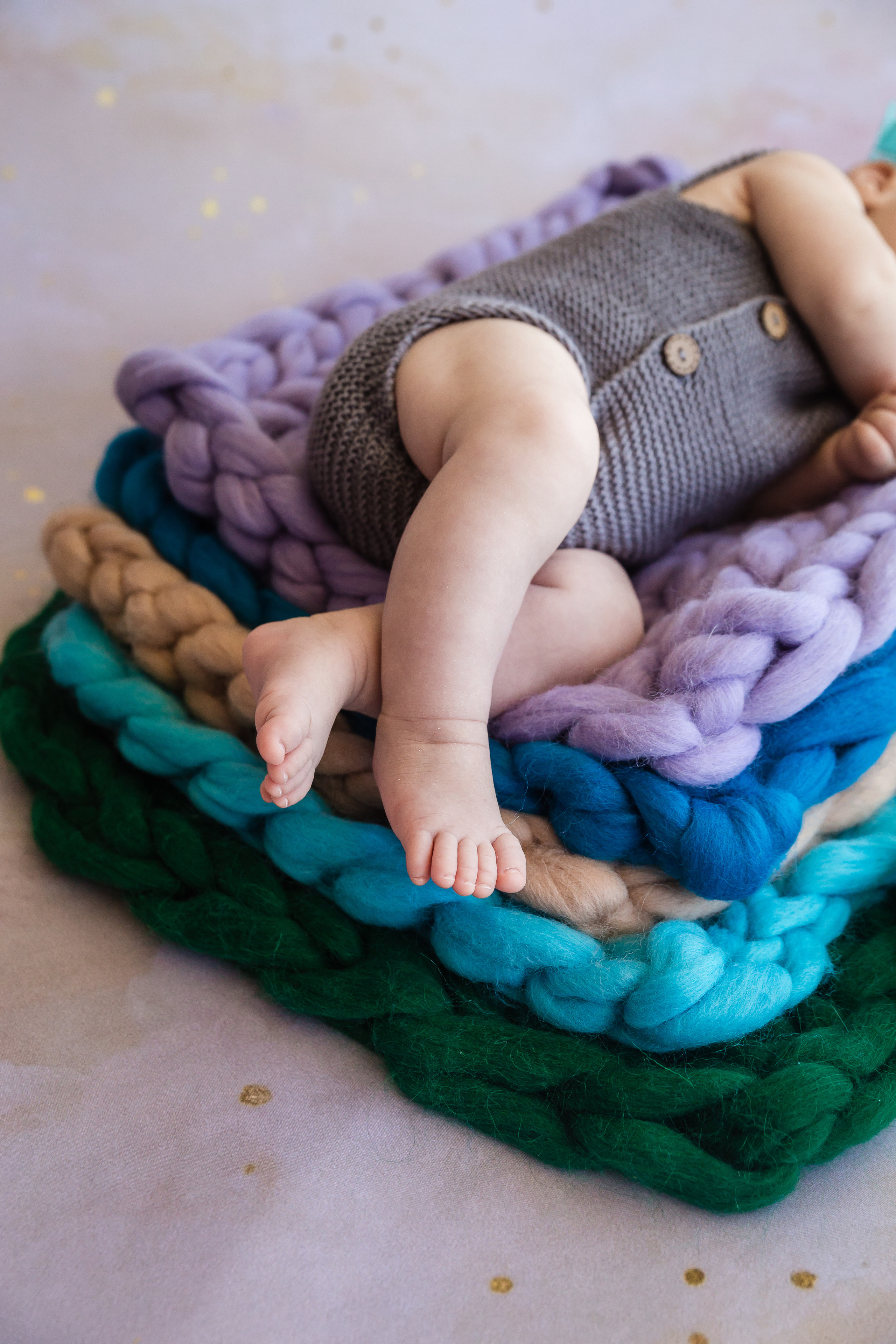 Newborn photoshooting. Professional family and children’s photographer in Izmir Irina Eron