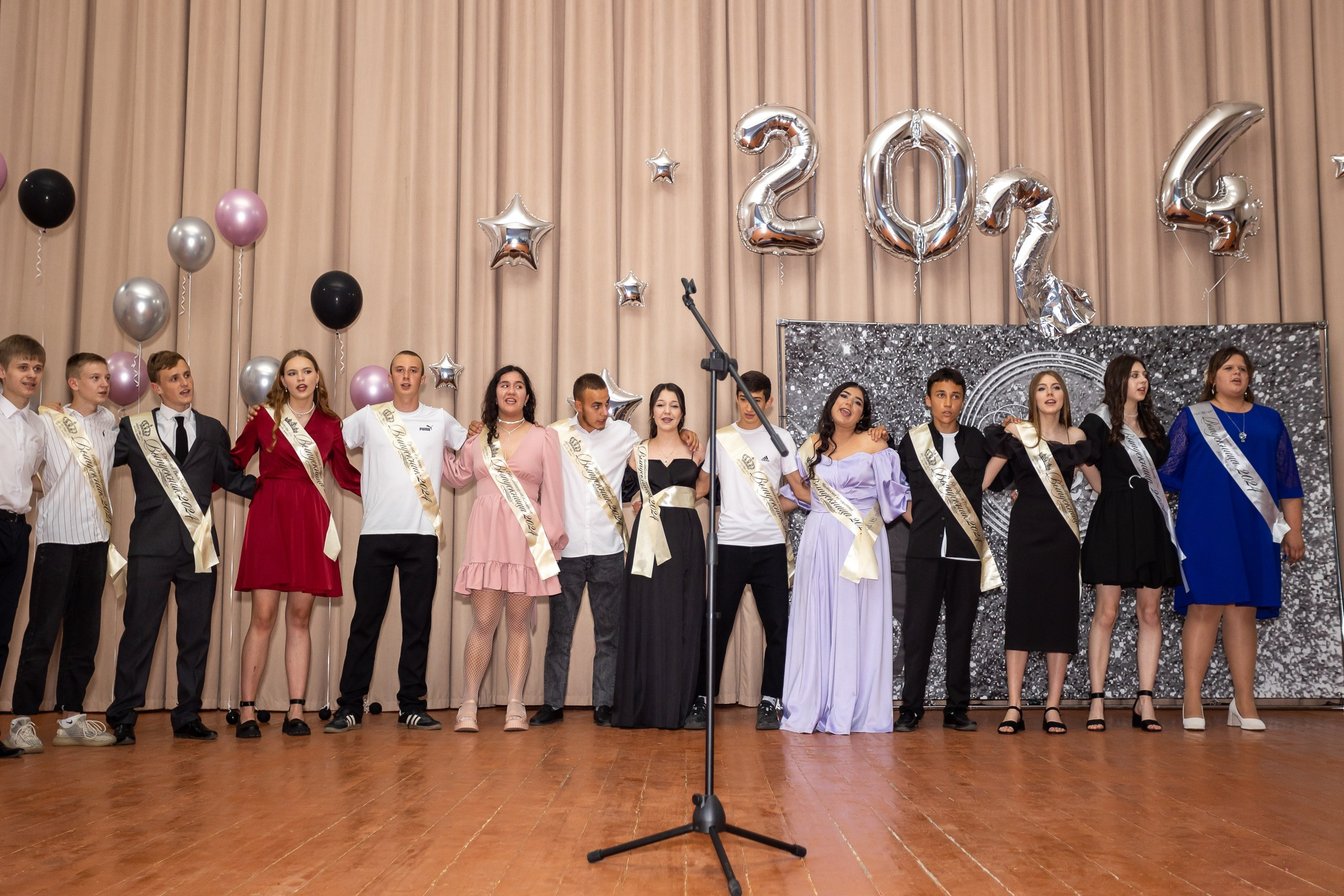 Вручение аттестата 2024 г. Выпускные альбомы Майкоп, Краснодар Елена Золотарева