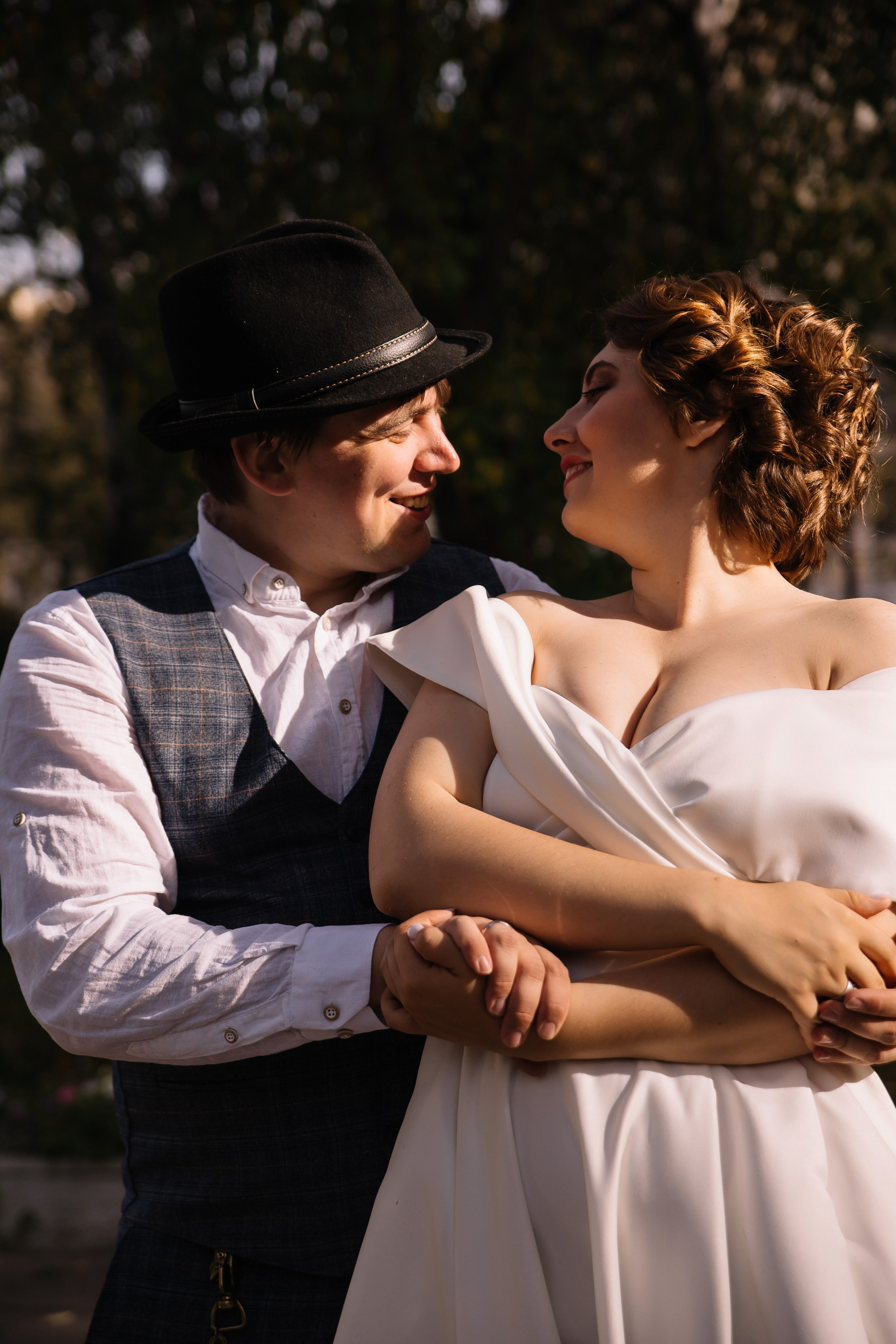 Свадебная прогулка. Свадебный, семейный фотограф, контент съёмка. Екатеринбург. Елена Граф