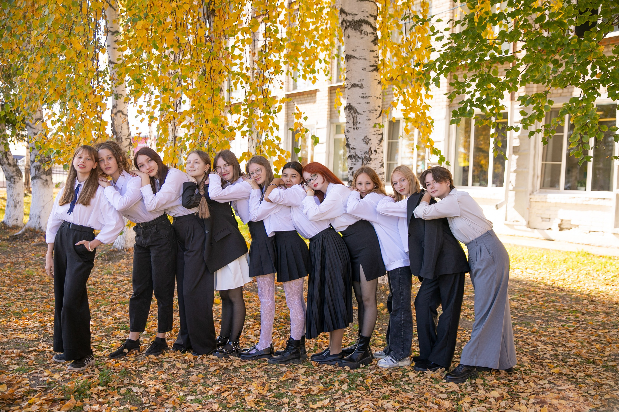 Выпускные альбомы 9-11 классы. Семейный и детский фотограф София Шарабурко, Томская область