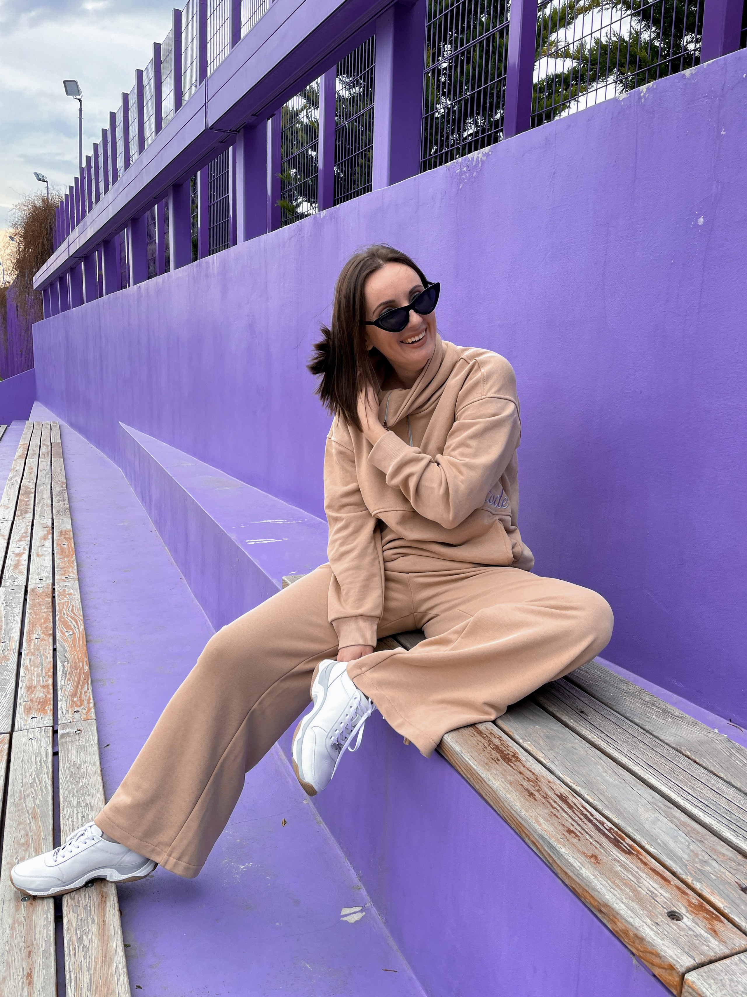 Уличная фотосъемка для контента на айфон. AI Фотограф Краснодар: мужские и женские фотосессии, стилизация съемки. Нейро-фотосессии онлайн