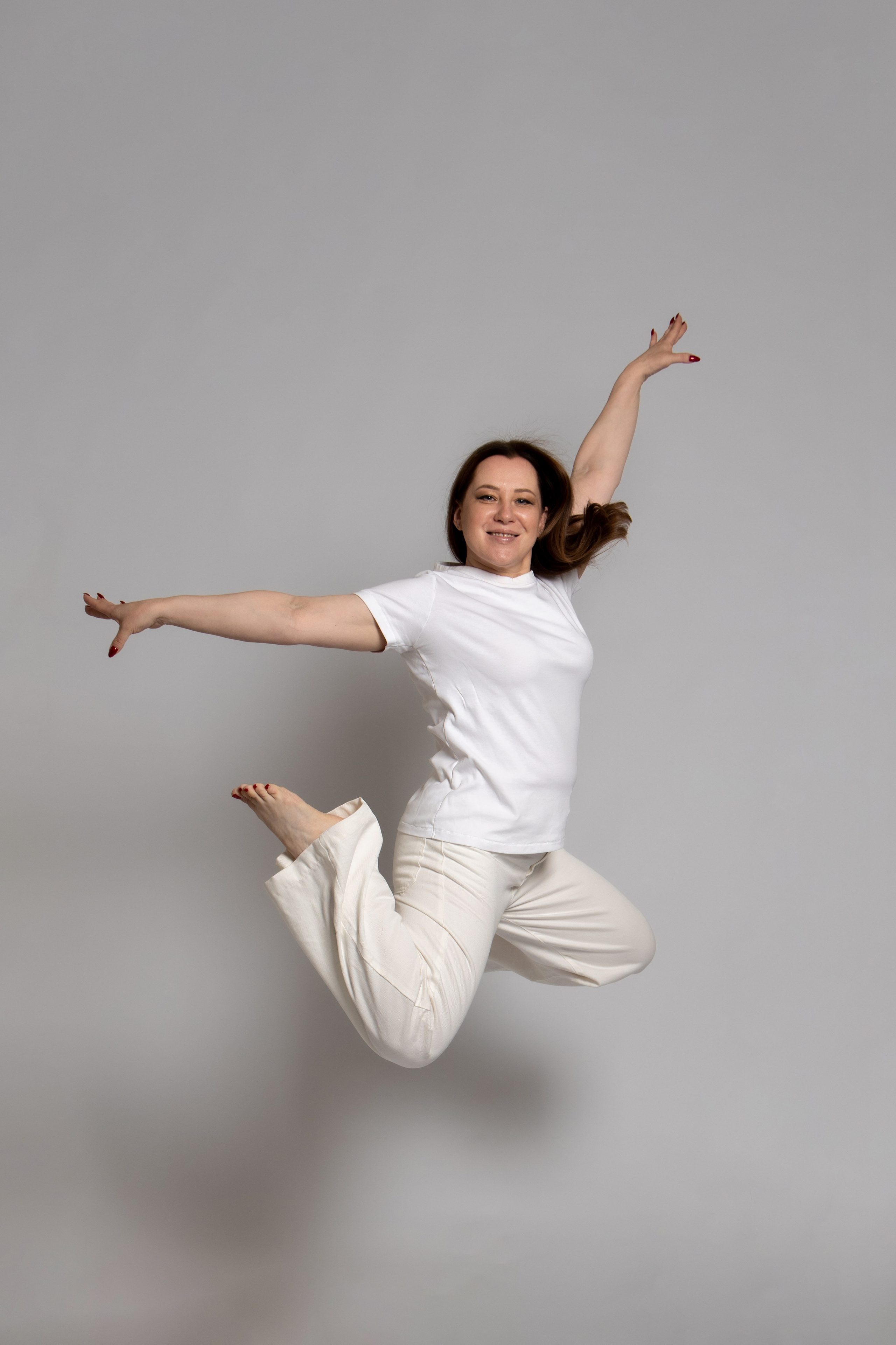 Студийная съёмка девушки в танце. Санкт-Петербург.