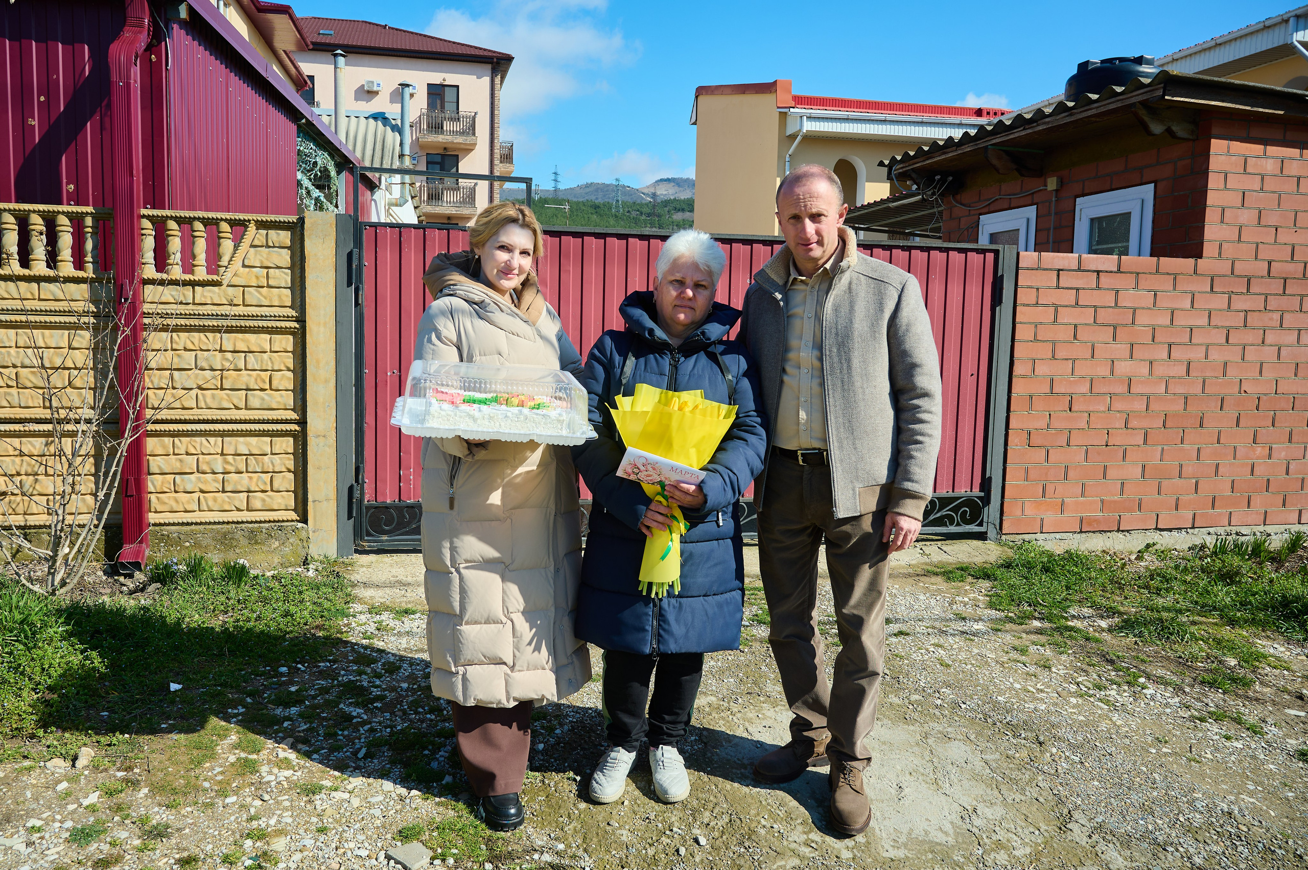 Поздравления девочкам Кабардинки от Главы округа Кялова Г.Е. Жизнь курорта Кабардинка в фотографиях