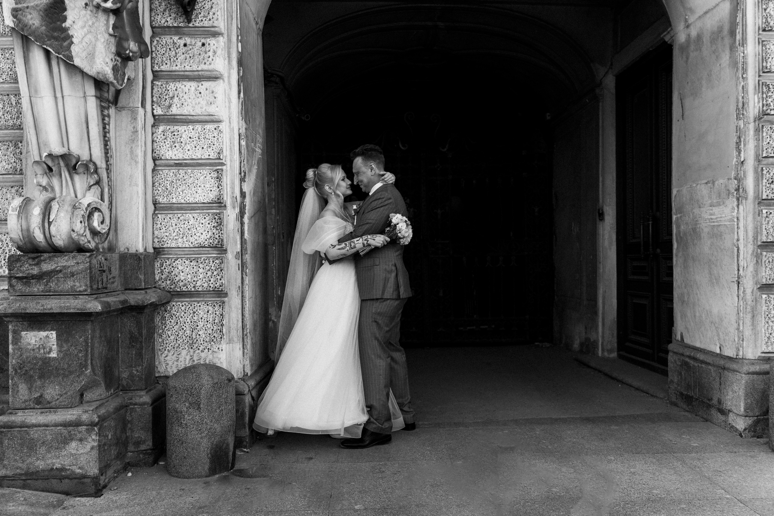 Love in Black and White. Professional photoartist in St. Petersburg (wedding, reportage, portrait, model book, love story) Alexander Shvedov