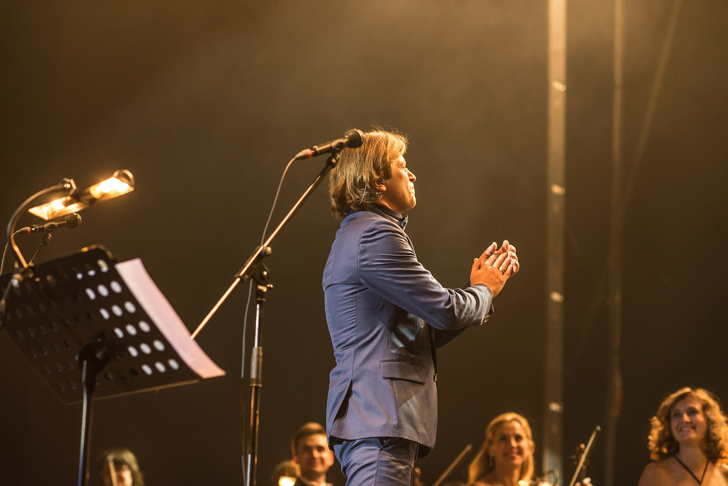Концерт БИ-2 с оркестром. Свадебный фотограф в Санкт-Петербурге Петергофе Пушкине Саша Галлс / Александр Галлс