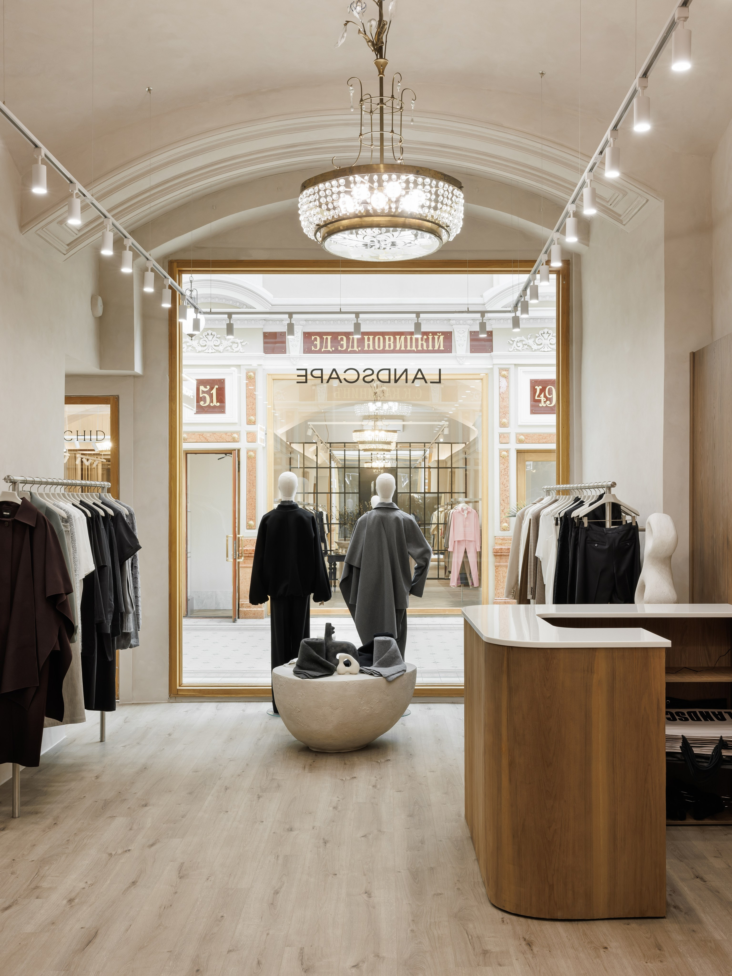 Торговый дом «Пассаж», Санкт‑Петербург — интерьер с бионическими формами и историческим контекстом, авторский проект Ксении Новиковой