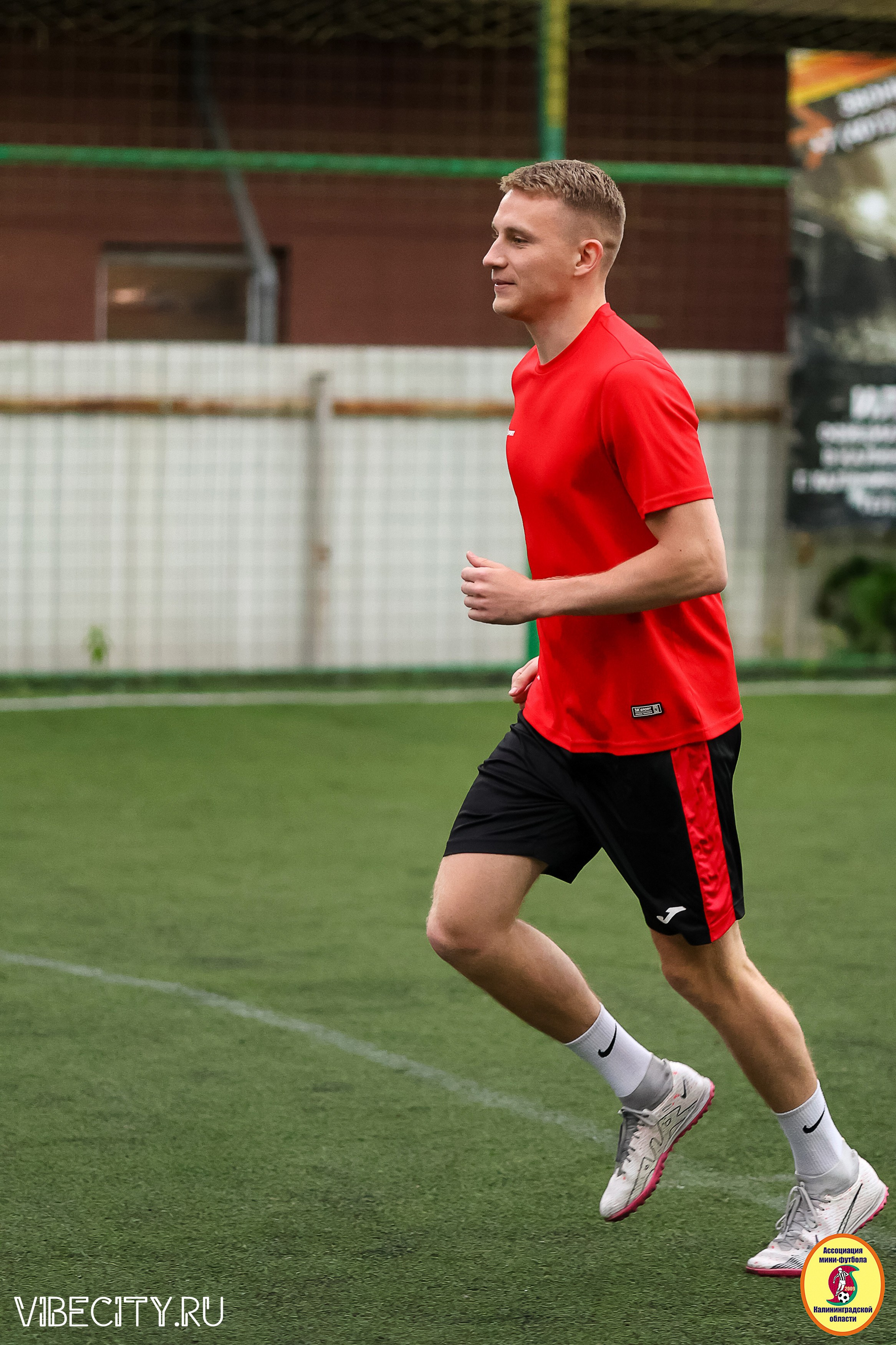ИГРЫ МИНИ-ФУТБОЛЬНОЙ И КОРПОРАТИВНОЙ ЛИГИ. VIBECITY.RU Вайб Сити Ру Фоторепортажи Фотоотчеты Калининград