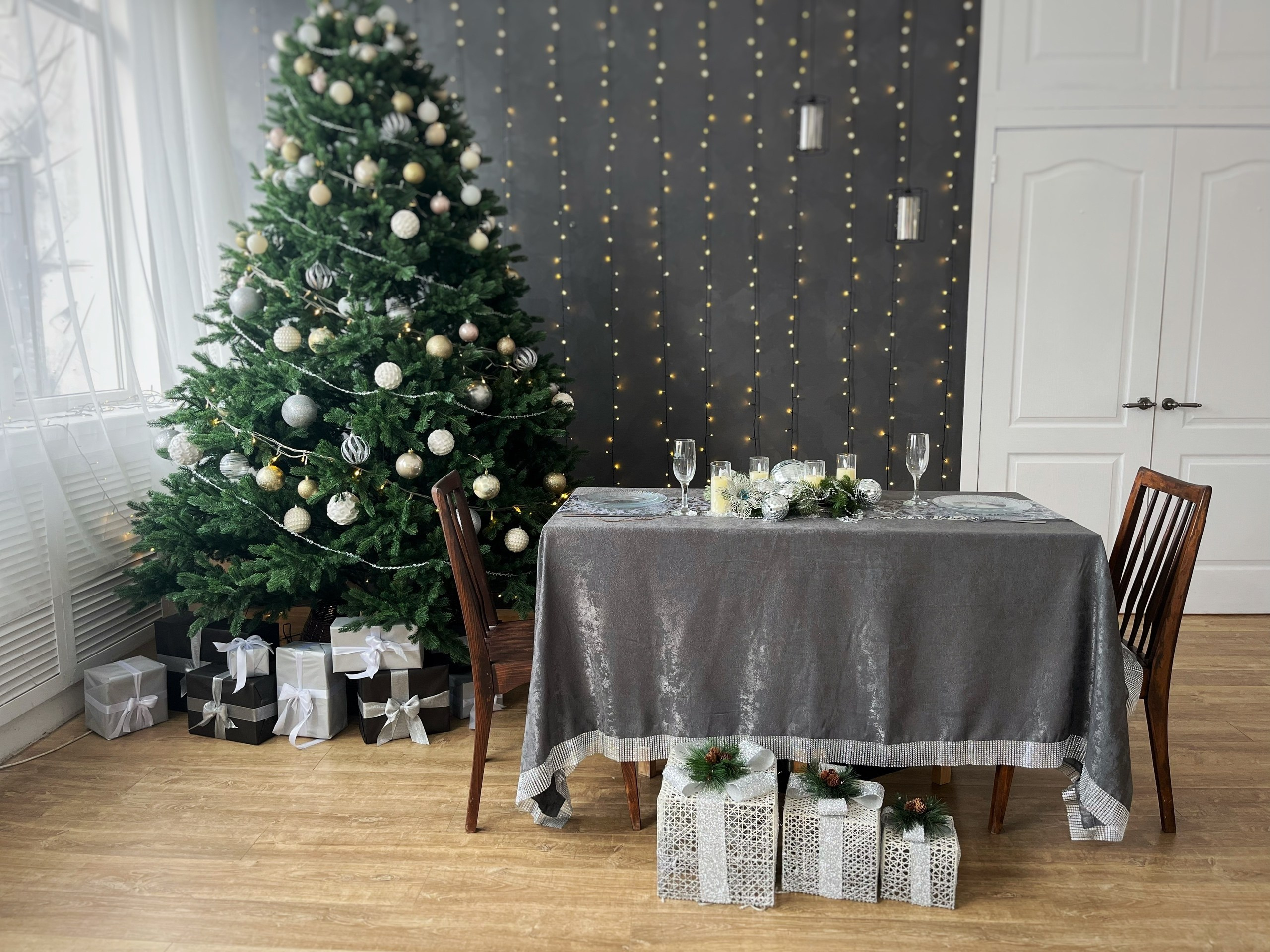 Фотостудии Севастополя. Лучшие фотостудии Севастополя. Фото интерьера фотостудий. Актуальные фото фотостудий Севастополя. Профессиональная фотосъемка в Крыму. Натуральные эмоции и живые кадры. Забронируйте дату прямо сейчас!