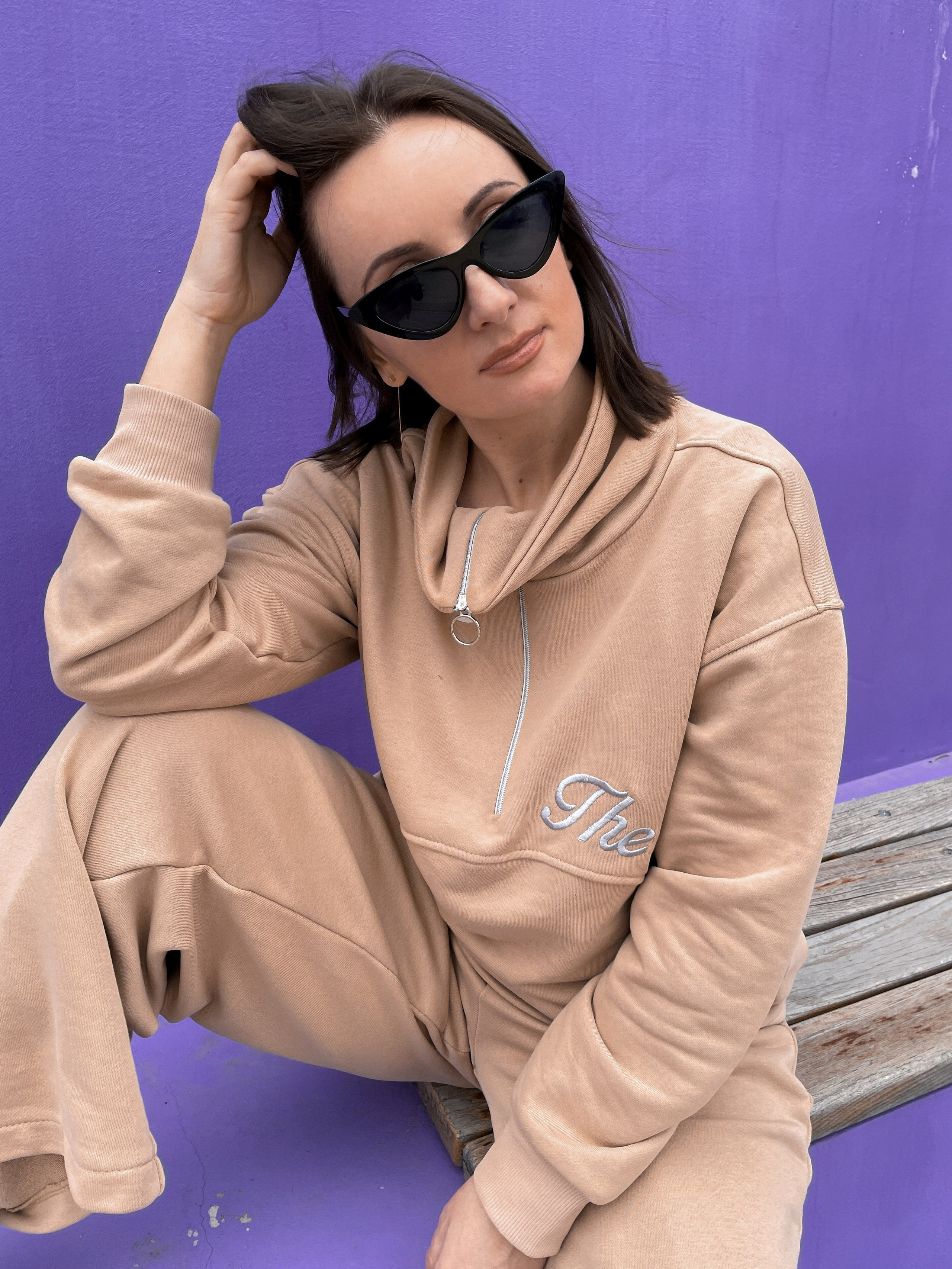 Уличная фотосъемка для контента на айфон. AI Фотограф Краснодар: мужские и женские фотосессии, стилизация съемки. Нейро-фотосессии онлайн