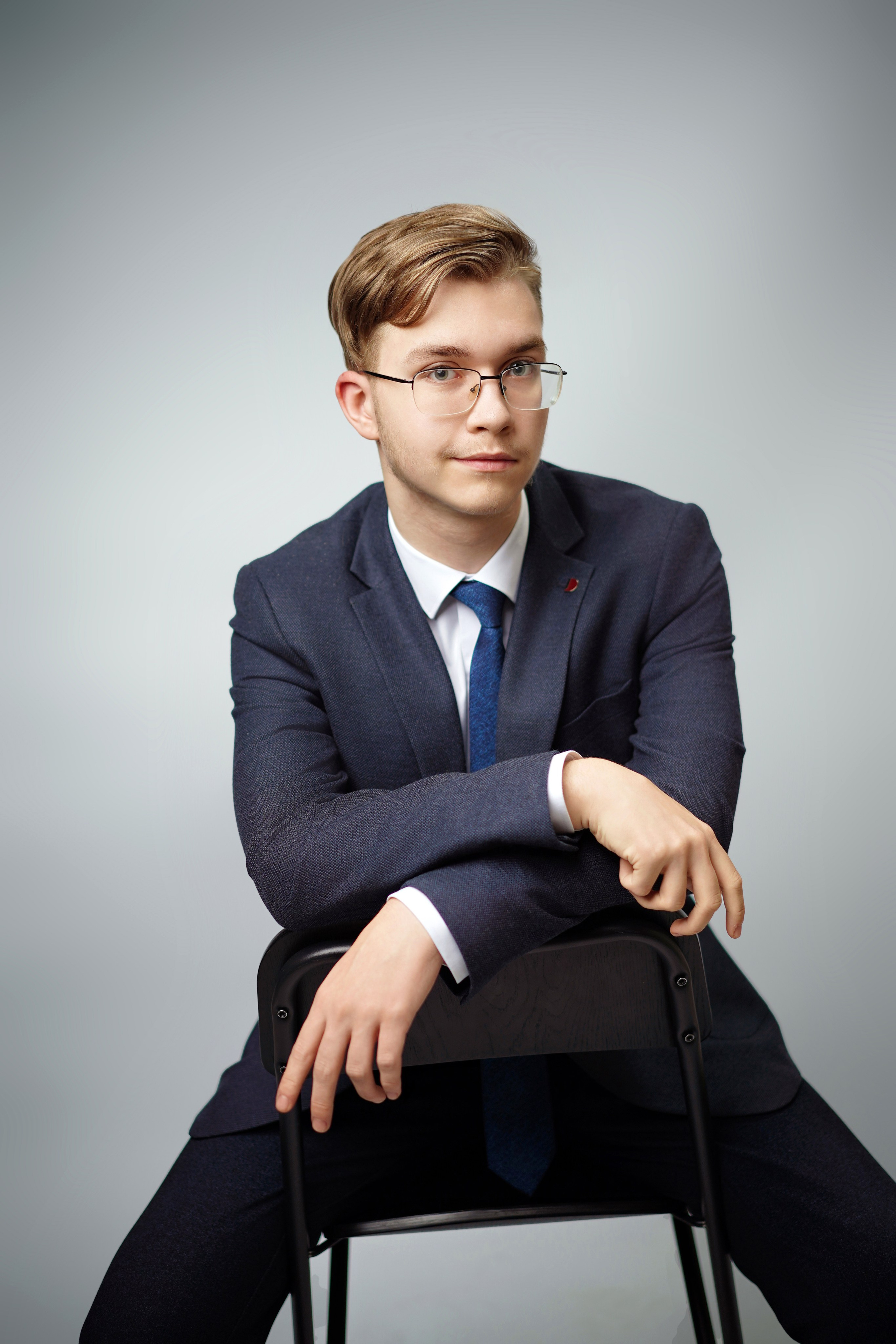 Стиль портрета в студии. GOTRA — выпускные альбомы в Тюмени