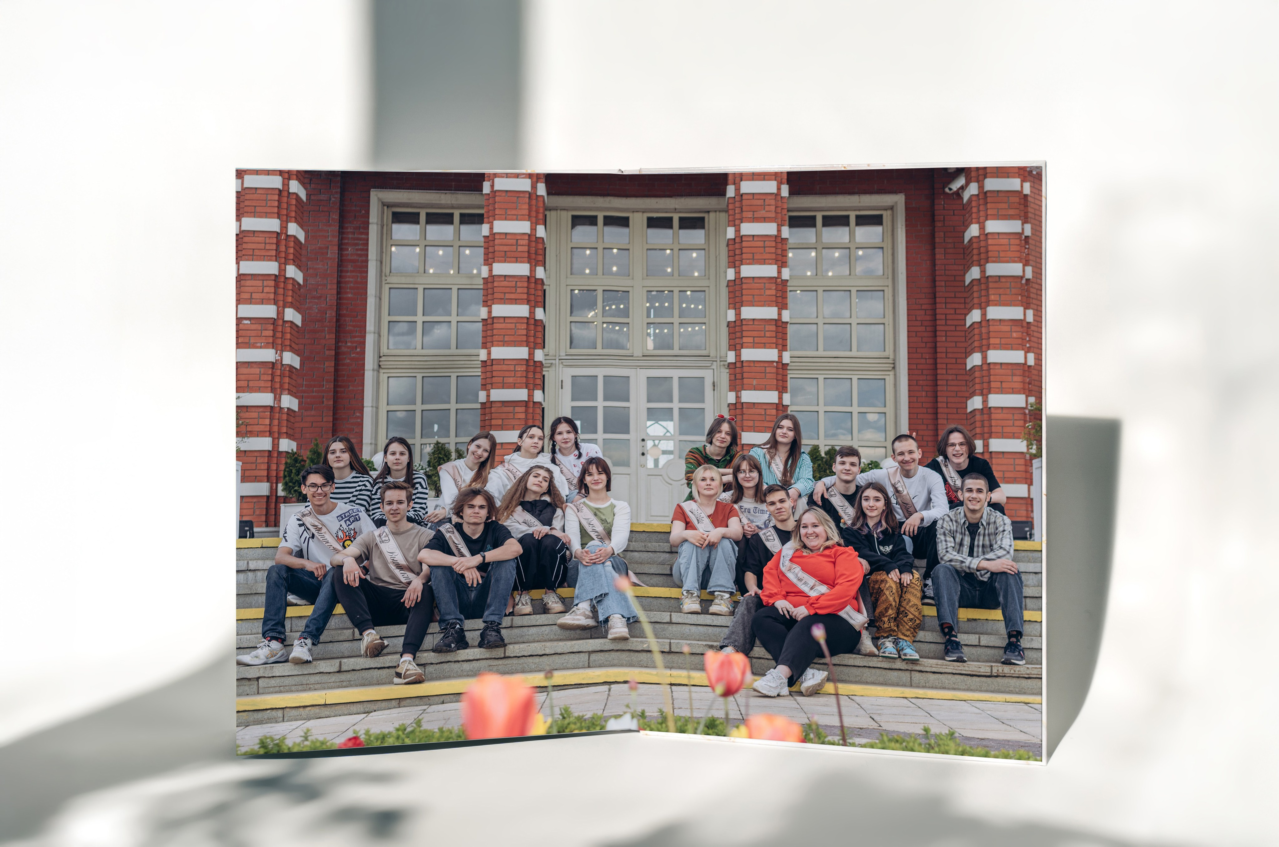 Выпускной альбом с душой — фотосессия, ретушь и дизайн в Москве. MILATE — выпускные альбомы, фотосессии и видео в Москве